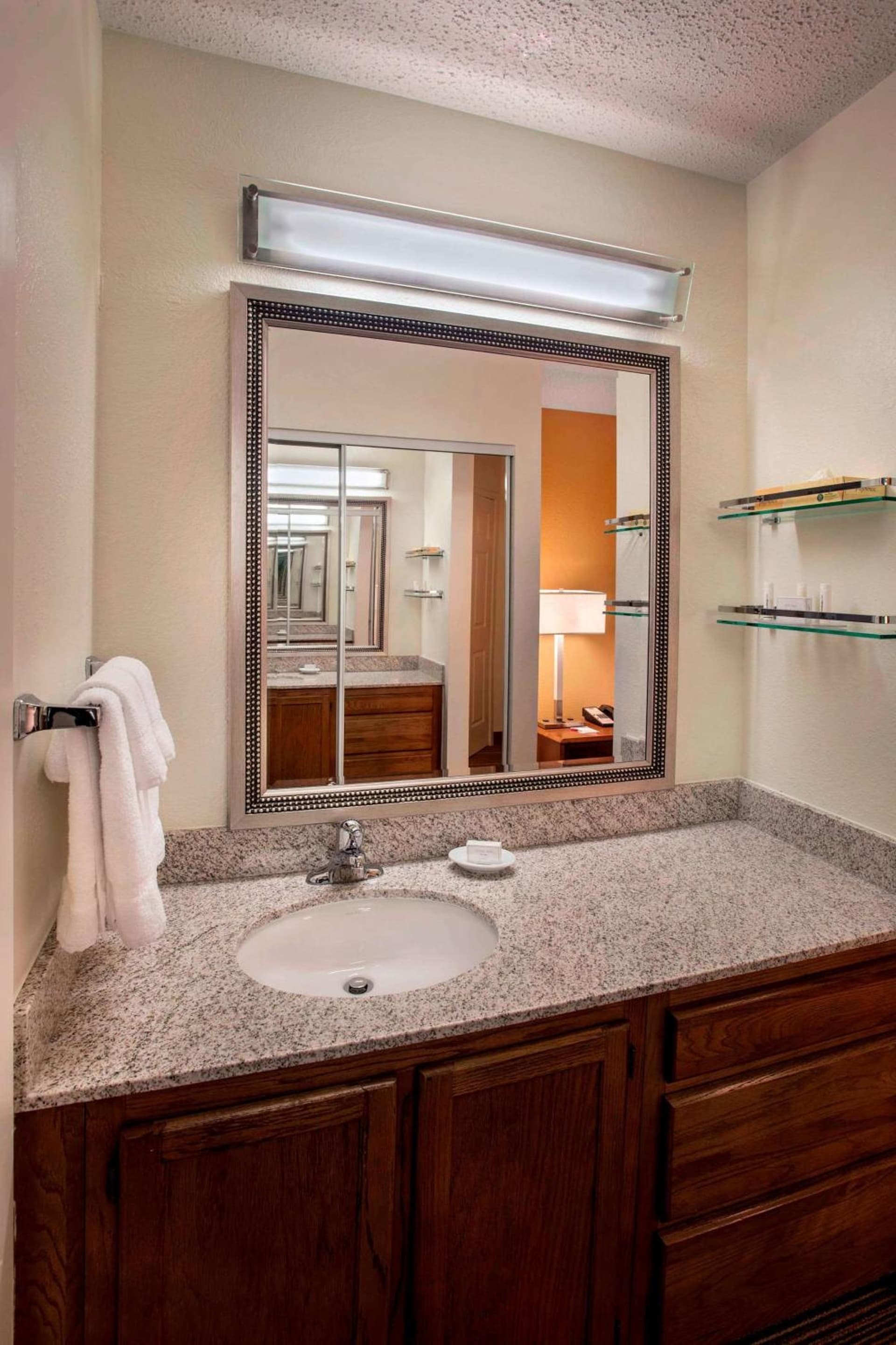 Sonesta ES Suites Allentown Bethlehem Airport gallery photo in Allentown, PA — image 18