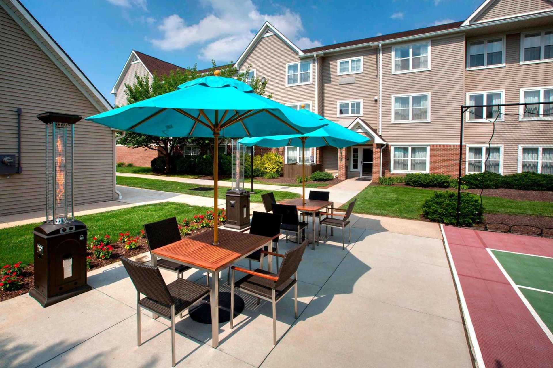Sonesta ES Suites Allentown Bethlehem Airport interior in Allentown, PA — gallery photo 2