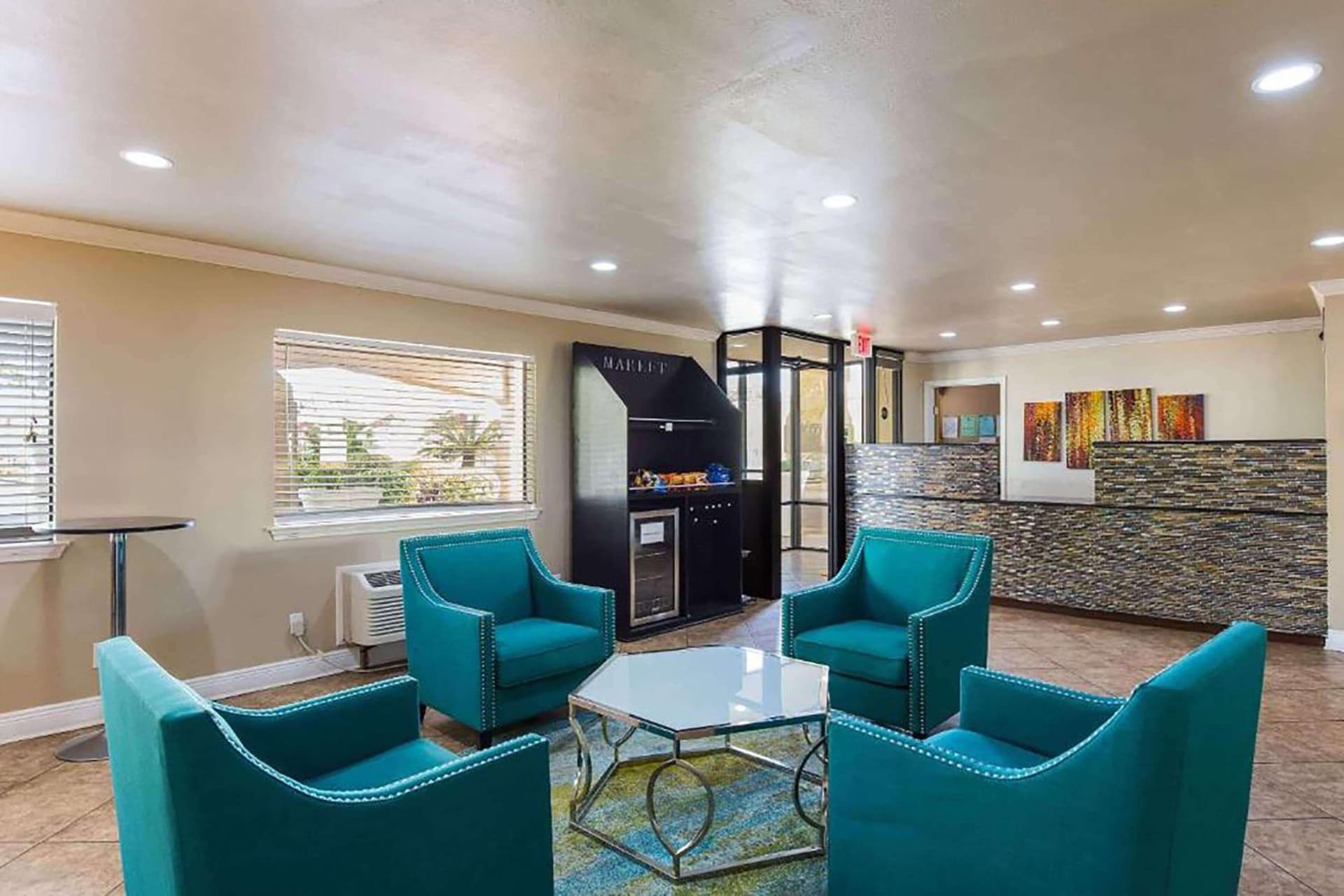 Days Inn by Wyndham Foley - North Gulf Shores interior in Foley, AL — gallery photo 2