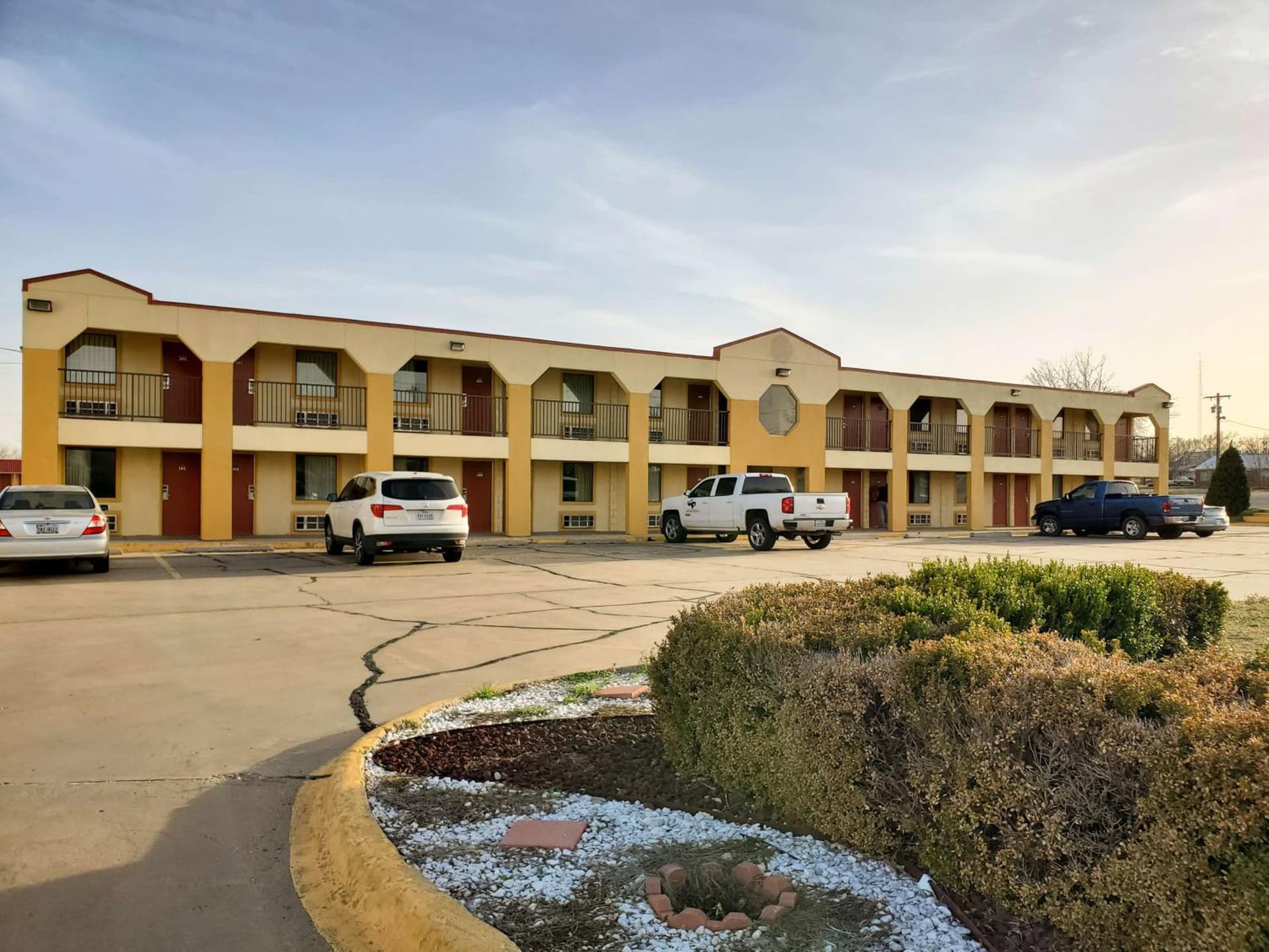 Motel 6 Shamrock TX interior in Shamrock, TX — gallery photo 2
