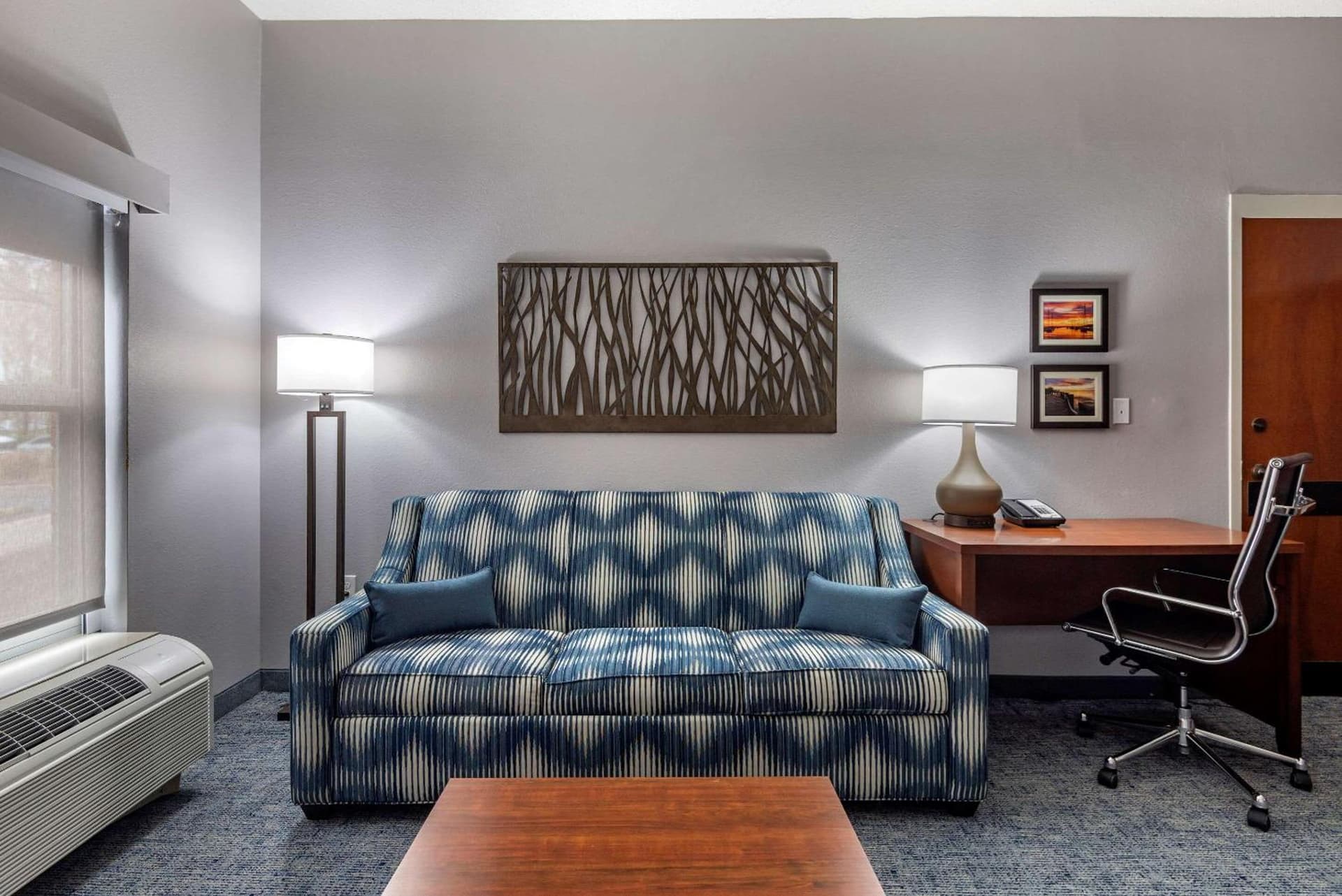 Comfort Suites near Birkdale Village- Huntersville gallery photo in Huntersville, NC — image 4