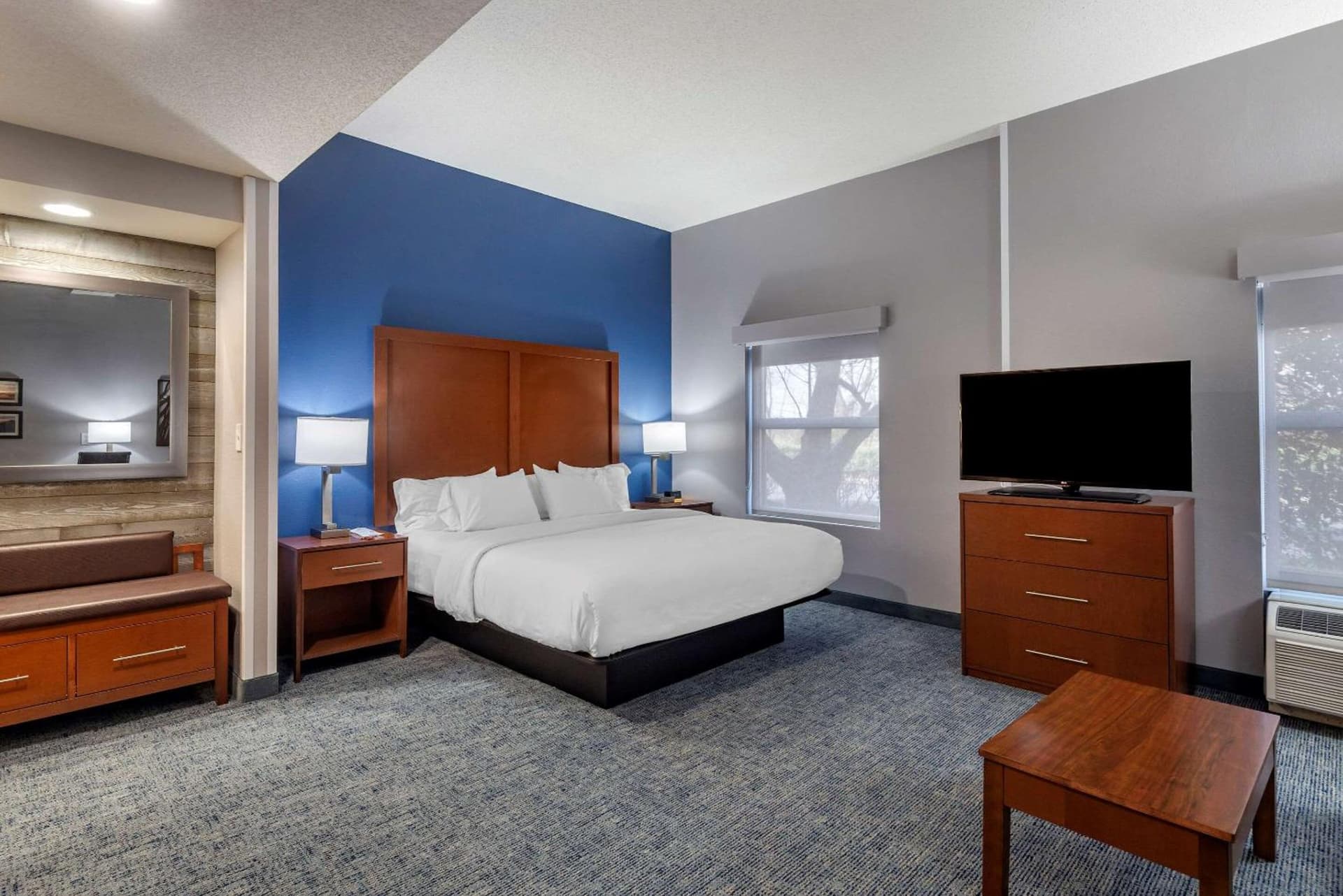 Comfort Suites near Birkdale Village- Huntersville gallery photo in Huntersville, NC — image 26