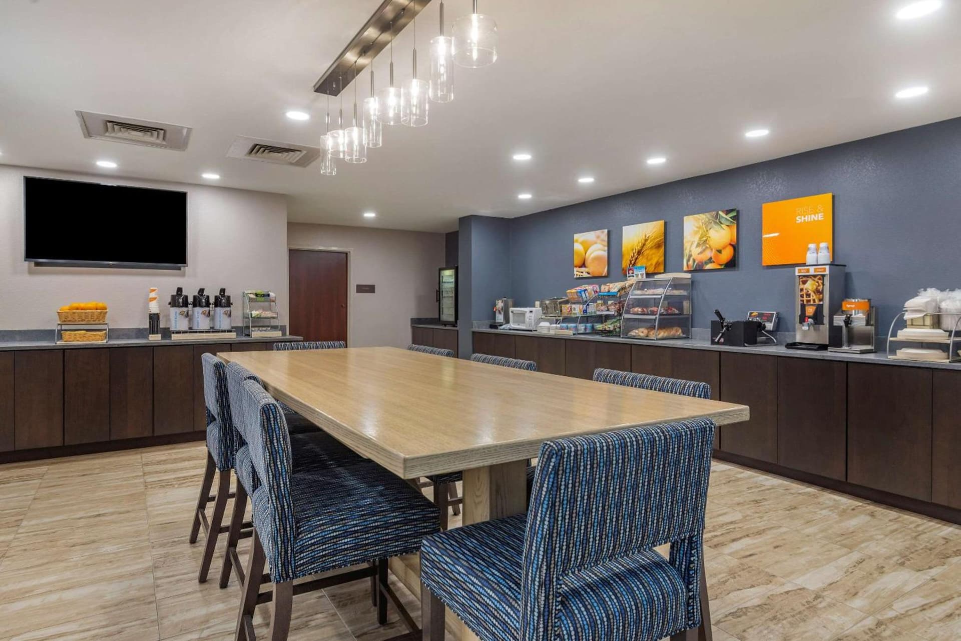 Comfort Suites near Birkdale Village- Huntersville gallery photo in Huntersville, NC — image 7