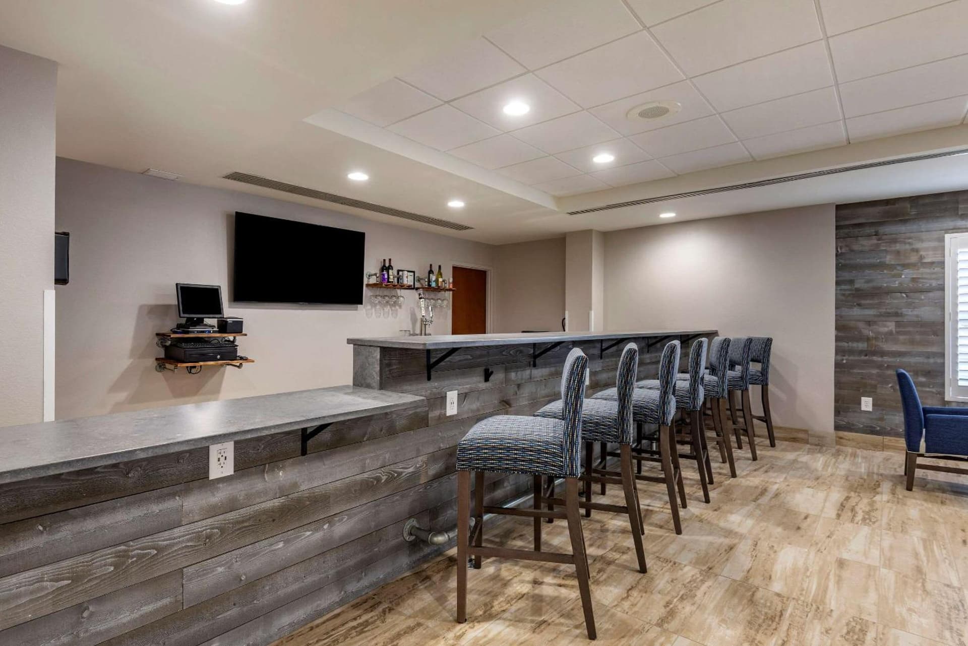 Comfort Suites near Birkdale Village- Huntersville gallery photo in Huntersville, NC — image 31