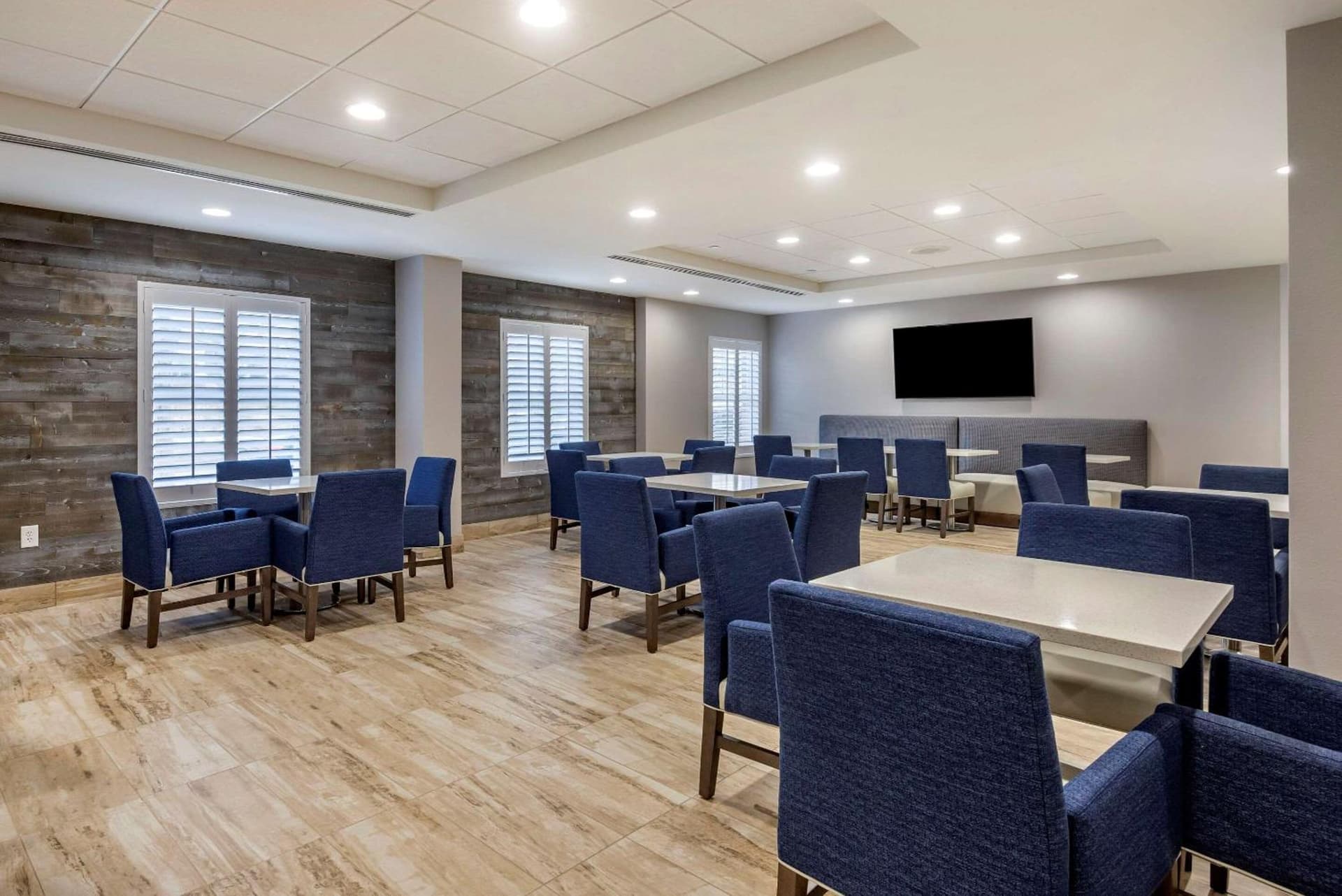 Comfort Suites near Birkdale Village- Huntersville gallery photo in Huntersville, NC — image 13