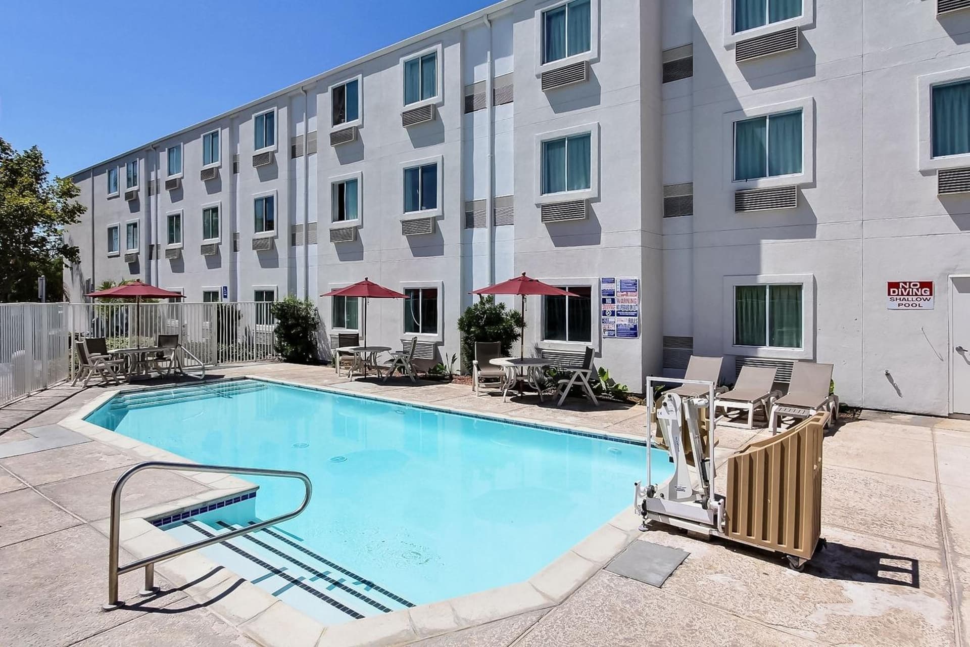 Motel 6-Gilroy, CA property views in Gilroy, CA — gallery photo 3