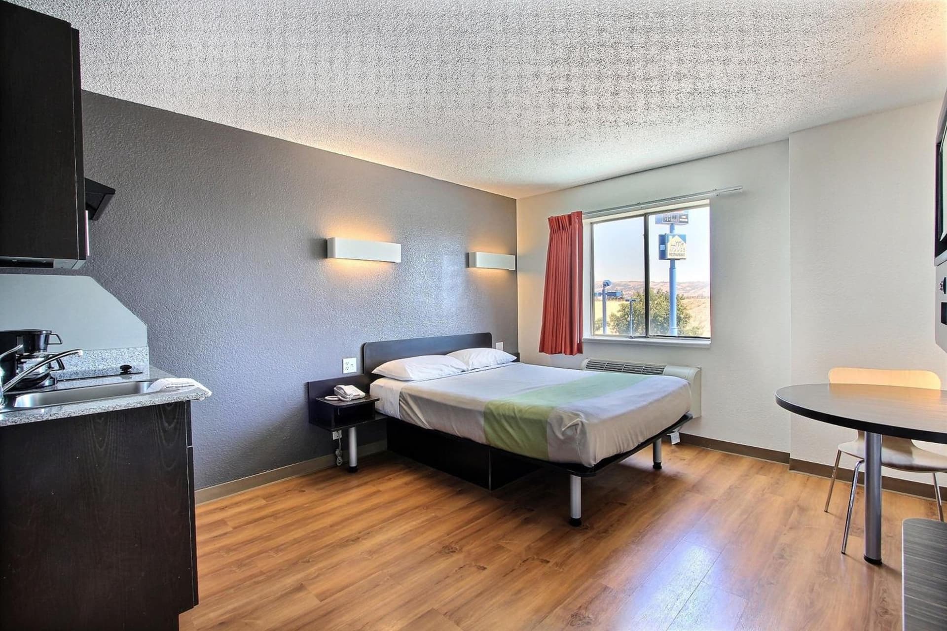 Motel 6-Gilroy, CA gallery photo in Gilroy, CA — image 37