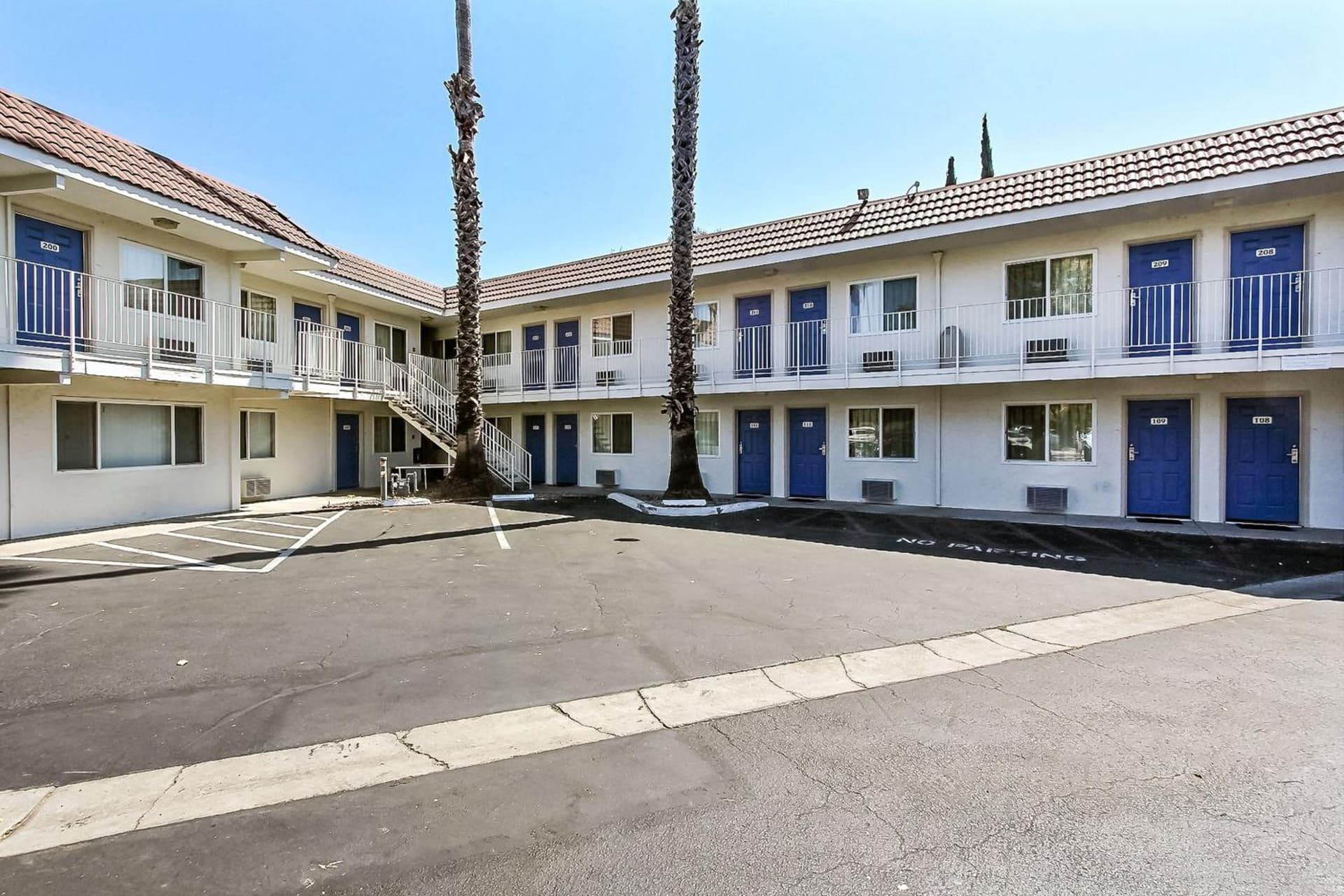 Motel 6-Campbell, CA - San Jose interior in Campbell, CA — gallery photo 2