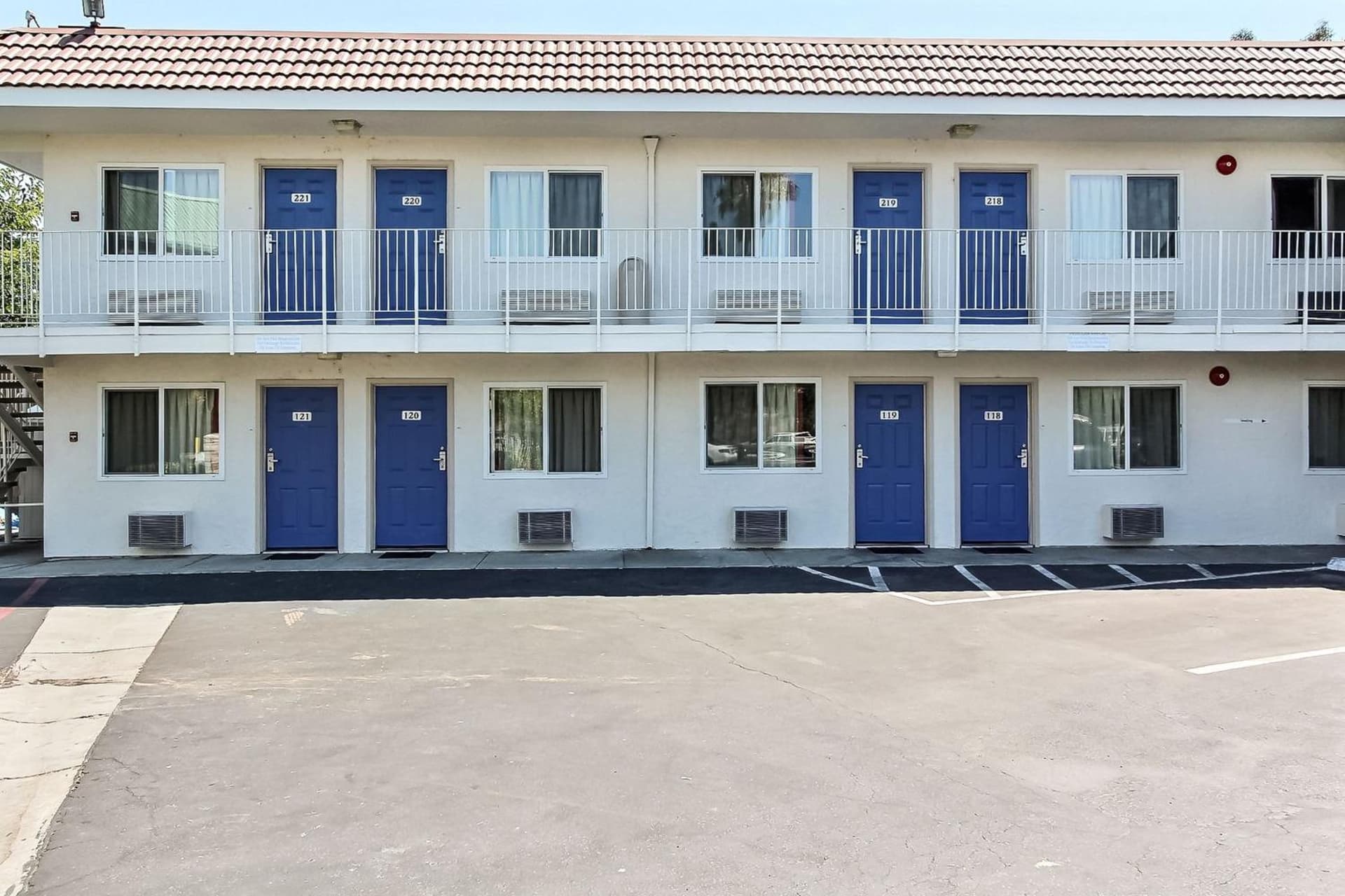 Motel 6-Campbell, CA - San Jose featured exterior or lobby in Campbell, CA — similar hotel