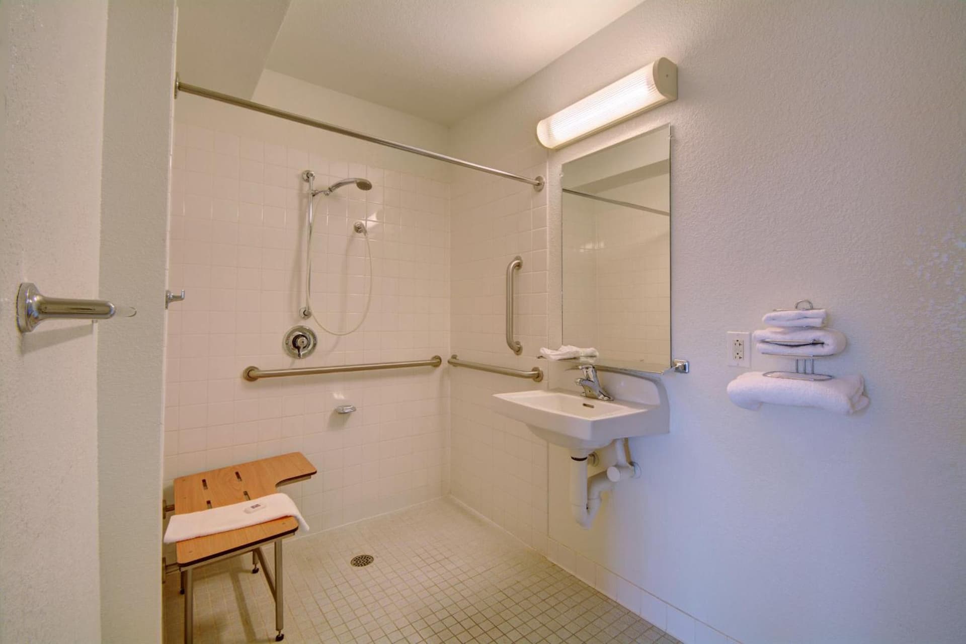 Motel 6-Wethersfield, CT - Hartford interior in Wethersfield — gallery photo 2