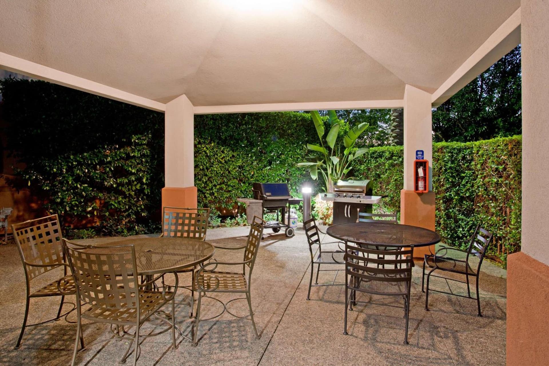 Sonesta Simply Suites Orange County Airport gallery photo in Santa Ana, CA — image 19