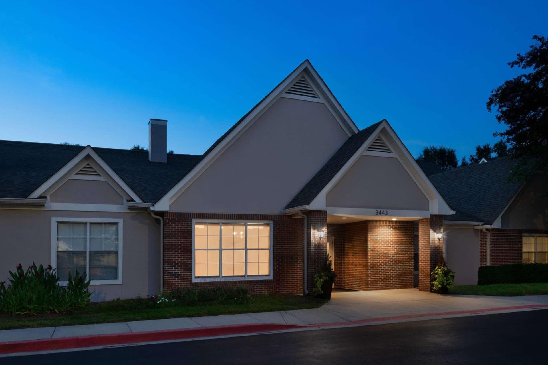 Sonesta ES Suites Atlanta Kennesaw Town Center interior in Kennesaw, GA — gallery photo 2