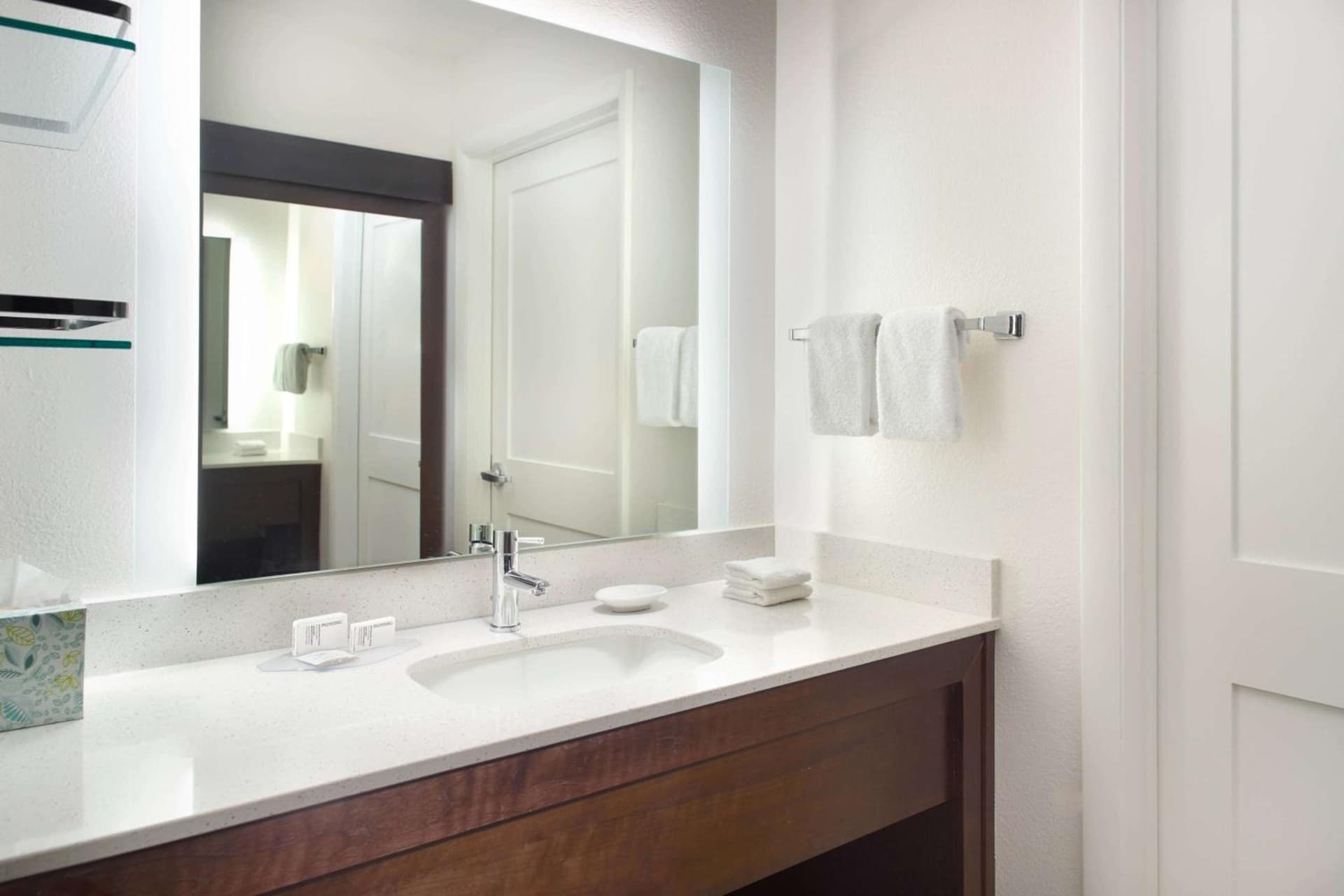 Sonesta ES Suites Raleigh Cary gallery photo in Cary, NC — image 6