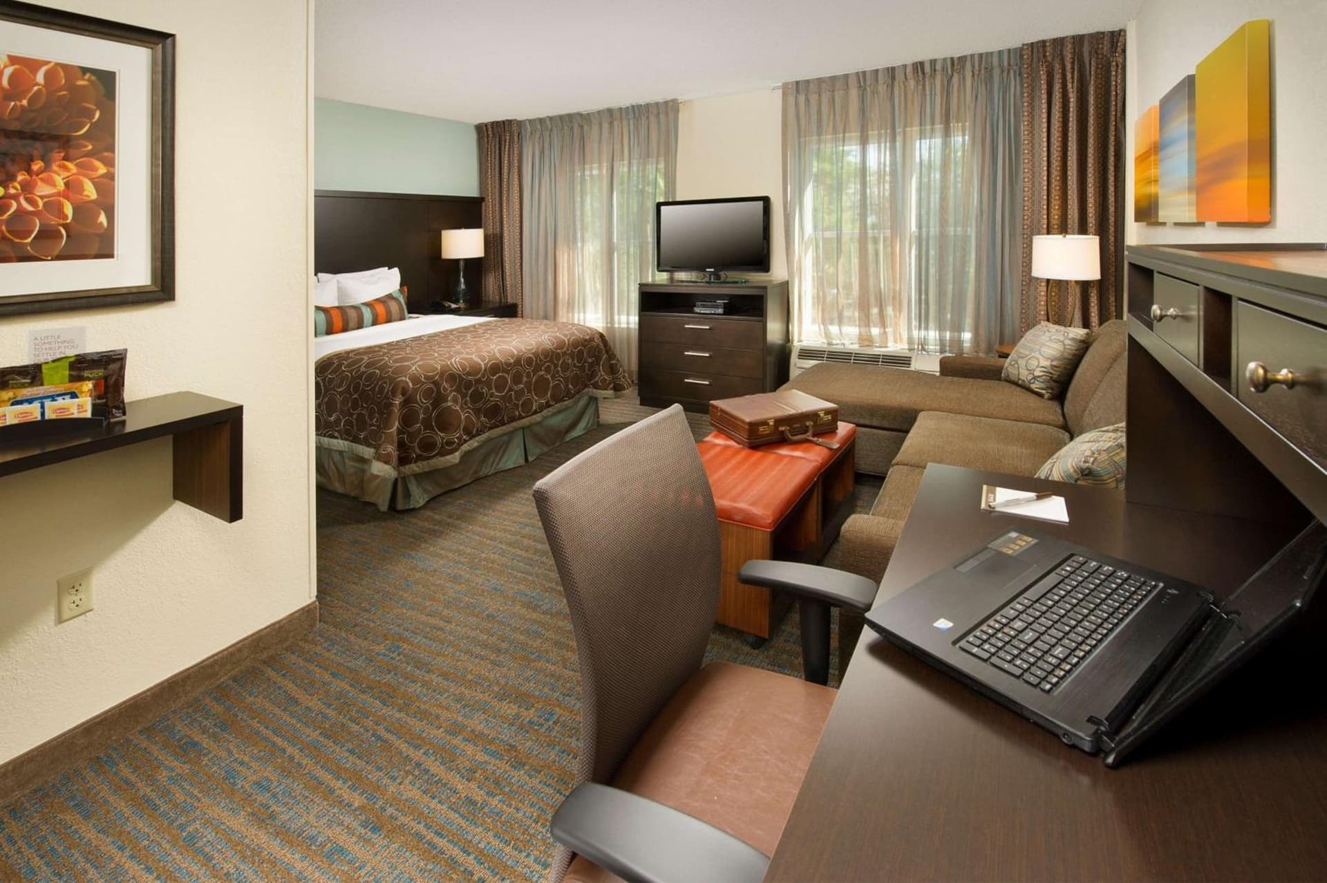 Sonesta ES Suites Atlanta Alpharetta Avalon gallery photo in Alpharetta, GA — image 9