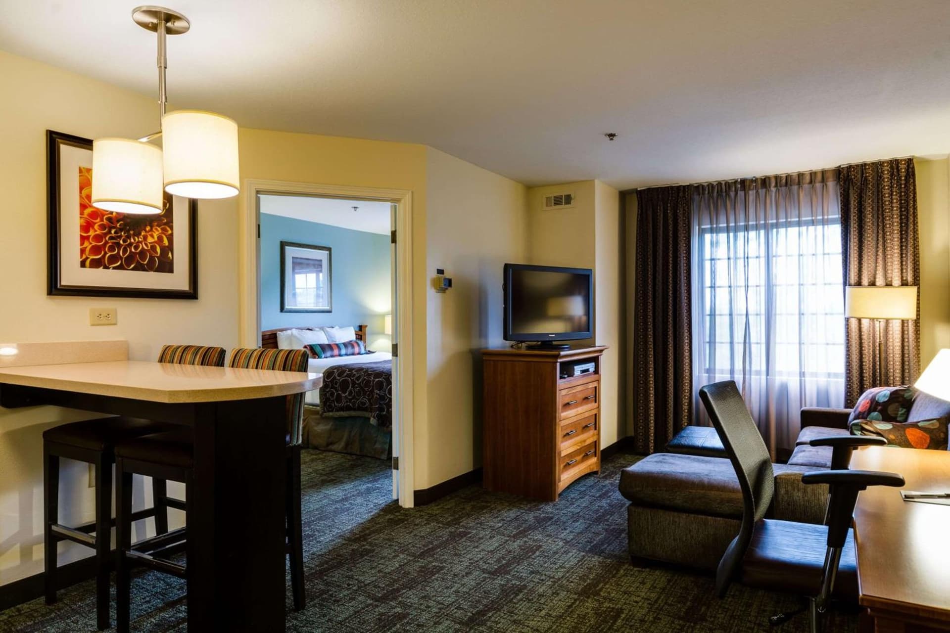 Sonesta ES Suites Atlanta Alpharetta Avalon gallery photo in Alpharetta, GA — image 22