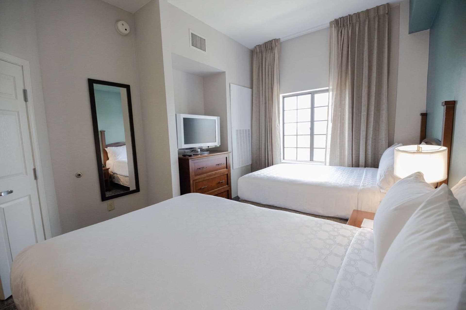 Sonesta ES Suites Atlanta Alpharetta Avalon gallery photo in Alpharetta, GA — image 18