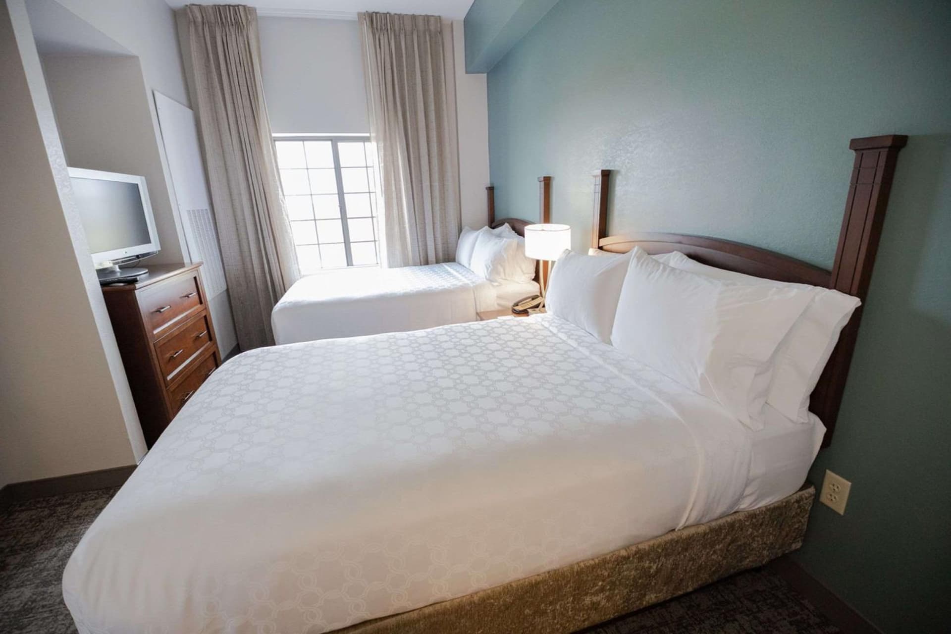 Sonesta ES Suites Atlanta Alpharetta Avalon gallery photo in Alpharetta, GA — image 17