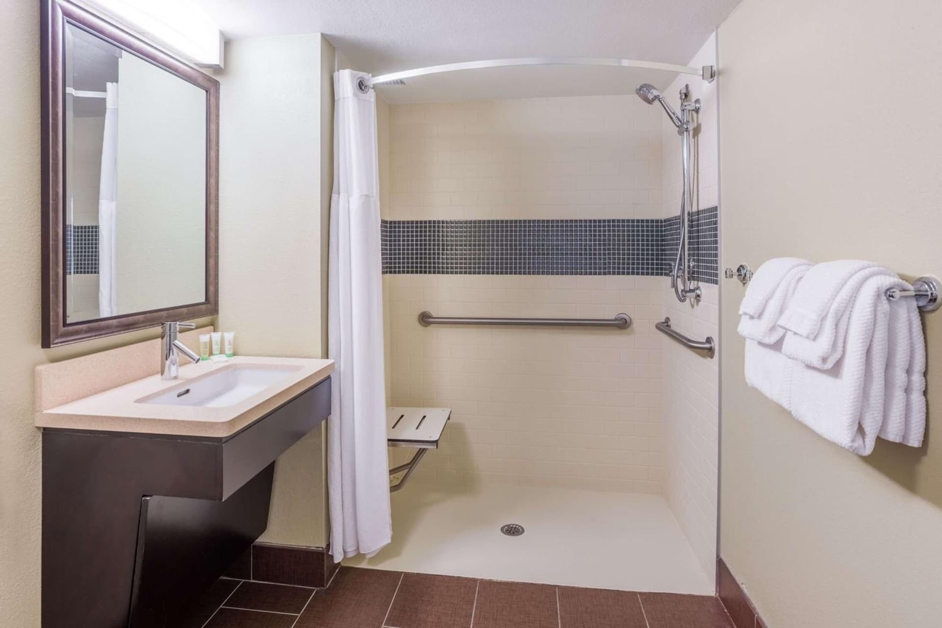 Sonesta ES Suites Atlanta Alpharetta Avalon gallery photo in Alpharetta, GA — image 19