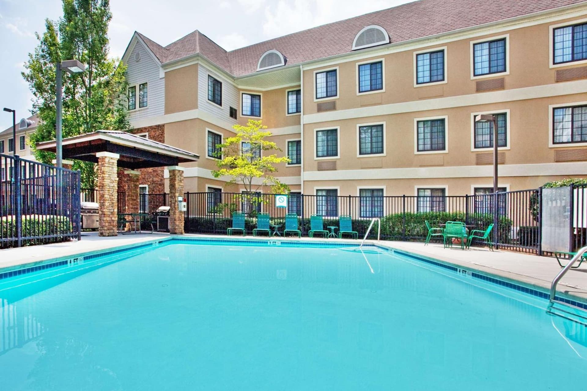 Sonesta ES Suites Atlanta Alpharetta Avalon gallery photo in Alpharetta, GA — image 16