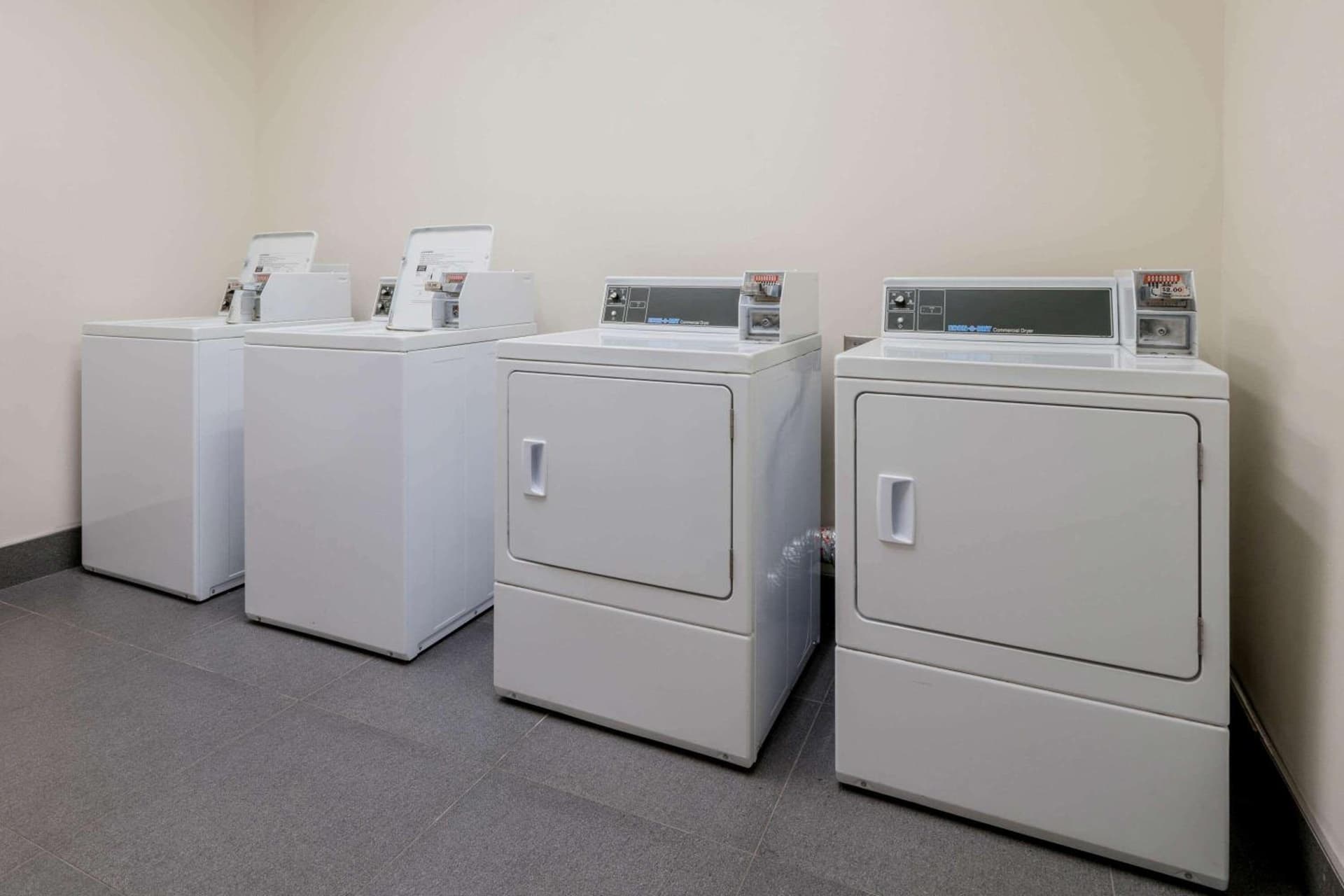 La Quinta Inn & Suites by Wyndham Fort Worth Arlington West gallery photo in Arlington, TX — image 6
