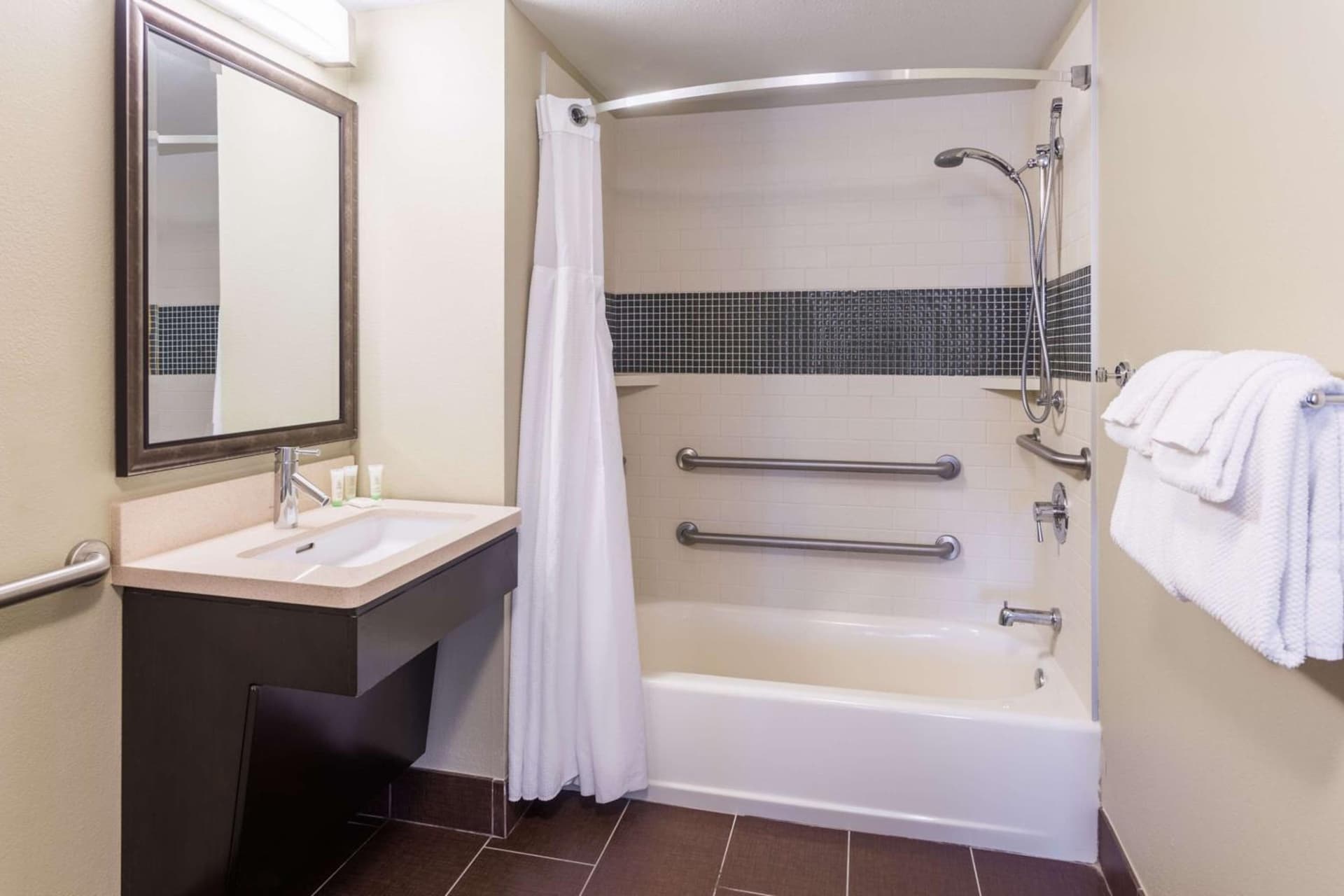 Sonesta ES Suites Atlanta Perimeter Center property views in Atlanta, GA — gallery photo 3