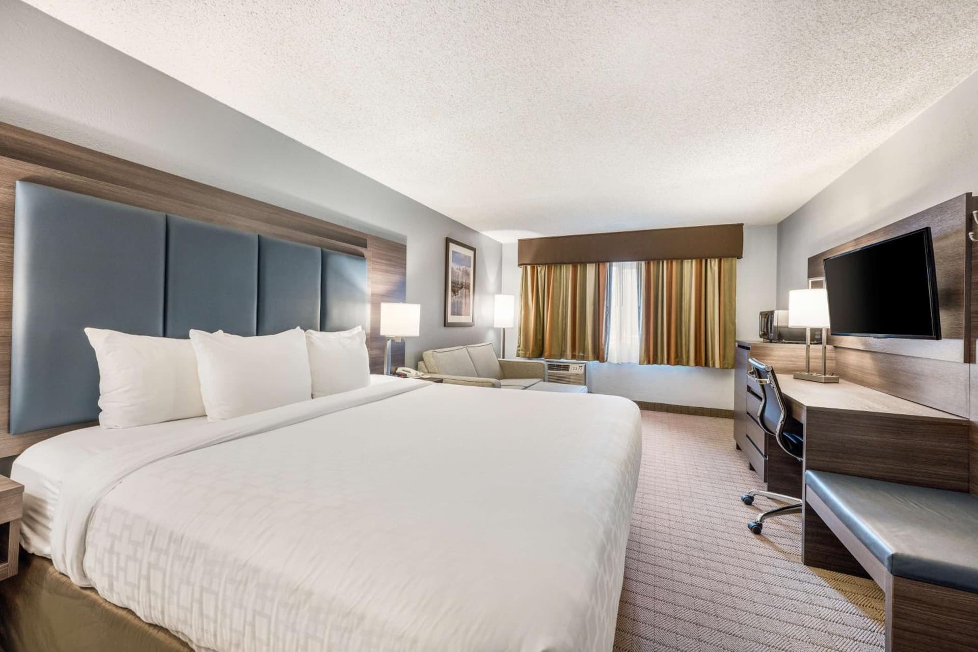 SureStay Hotel by Best Western SeaTac Airport North interior in SeaTac, WA — gallery photo 2