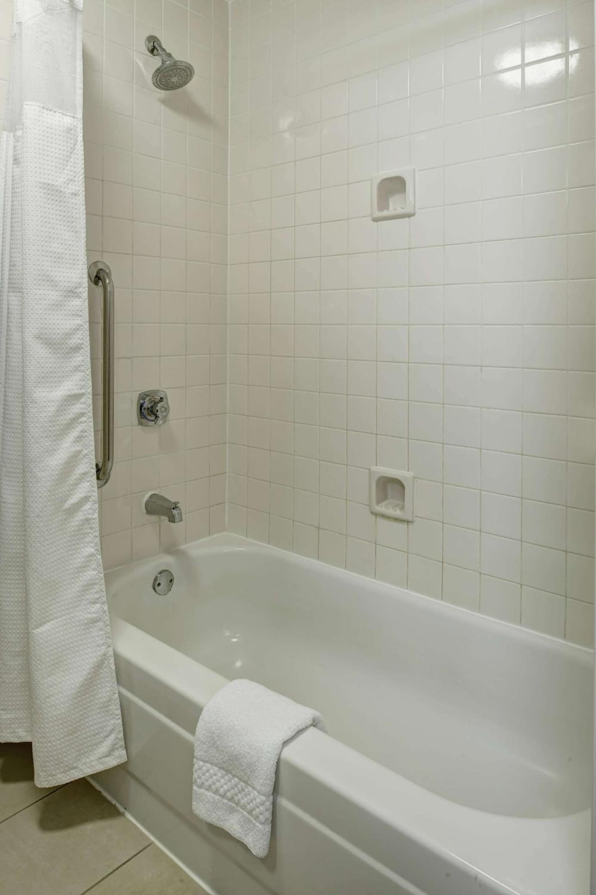 AmericInn by Wyndham Brookfield gallery photo in Brookfield, WI — image 13