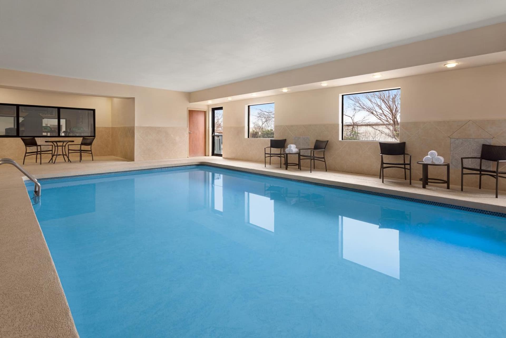 Holiday Inn Express Hotel & Suites Edmond by IHG gallery photo in Edmond, OK — image 11