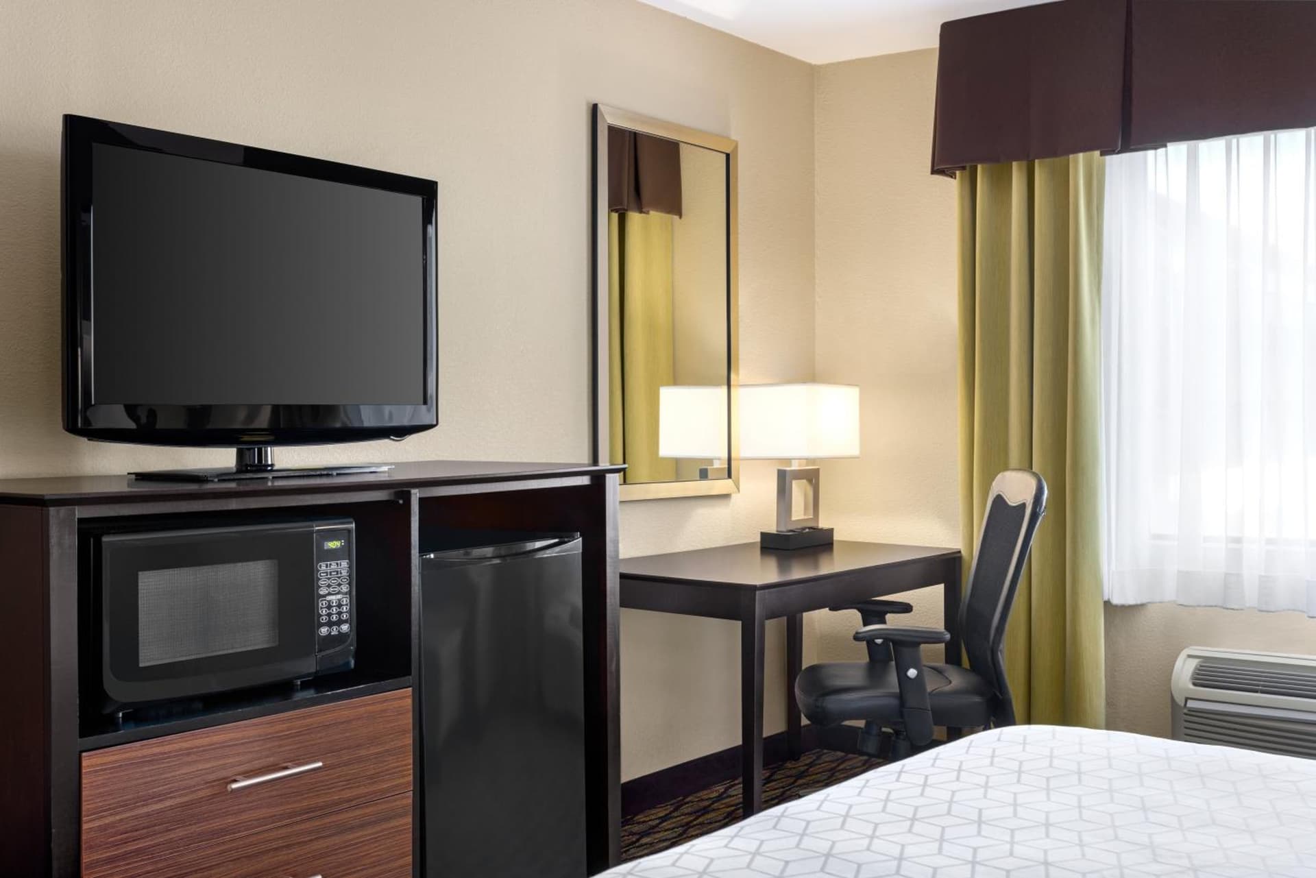 Holiday Inn Express Hotel & Suites Edmond by IHG gallery photo in Edmond, OK — image 64