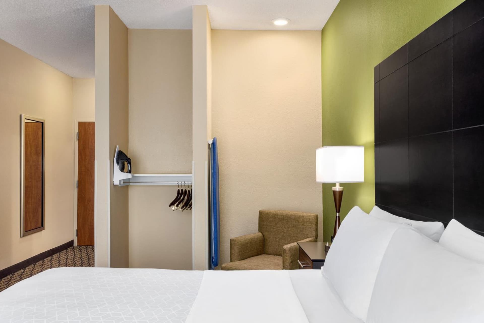 Holiday Inn Express Hotel & Suites Edmond by IHG gallery photo in Edmond, OK — image 56