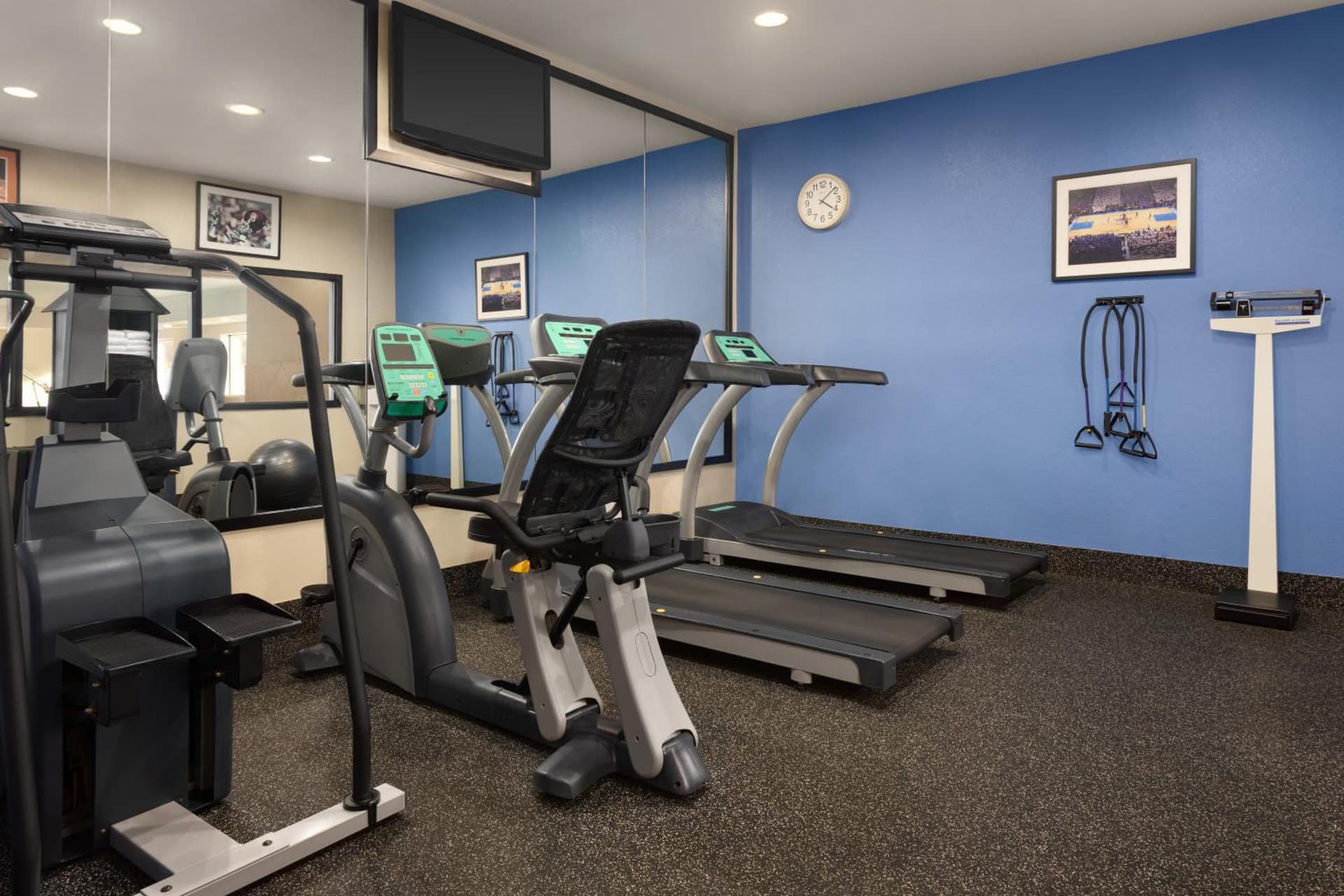 Holiday Inn Express Hotel & Suites Edmond by IHG gallery photo in Edmond, OK — image 57