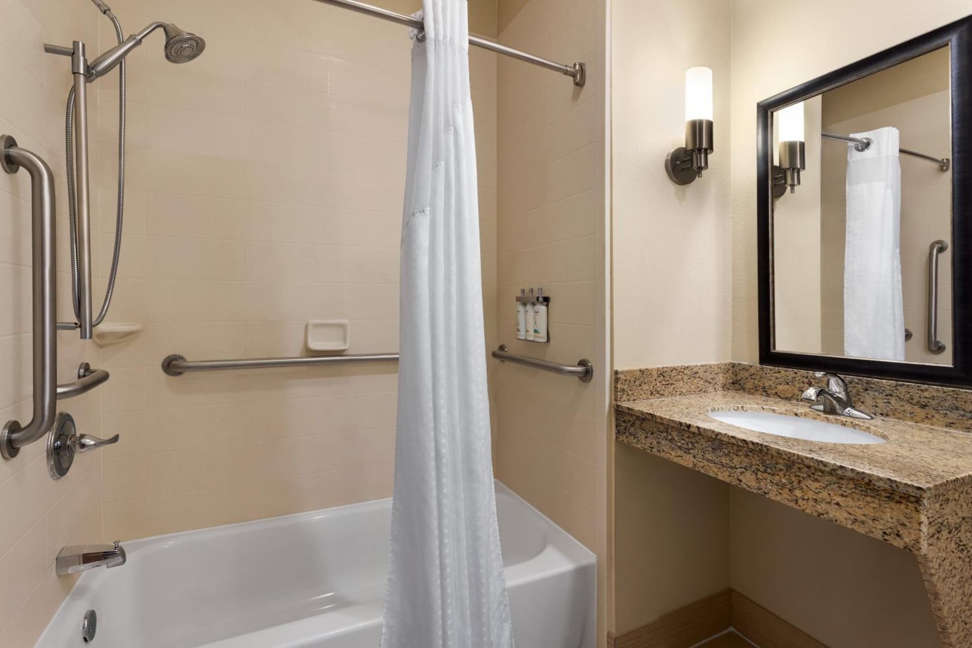 Holiday Inn Express Hotel & Suites Edmond by IHG gallery photo in Edmond, OK — image 52