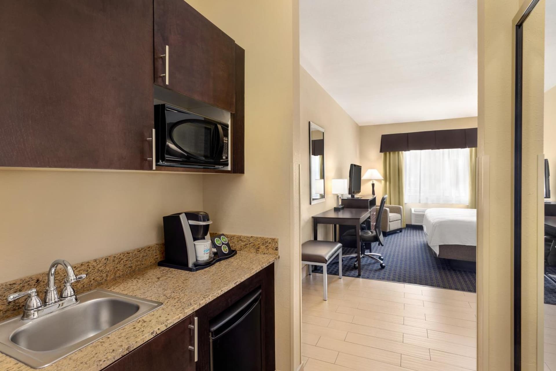 Holiday Inn Express Hotel & Suites Edmond by IHG gallery photo in Edmond, OK — image 62
