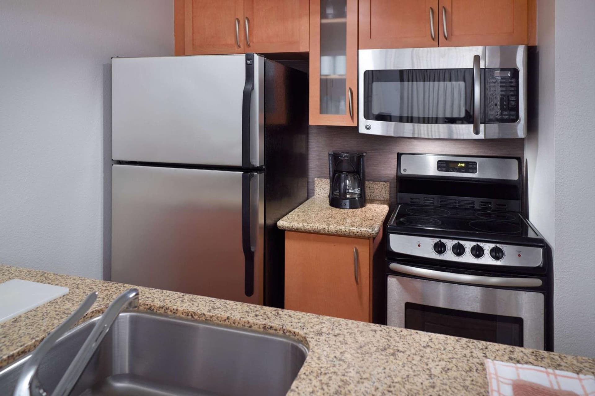 Sonesta ES Suites Atlanta Alpharetta Windward gallery photo in Alpharetta, GA — image 11