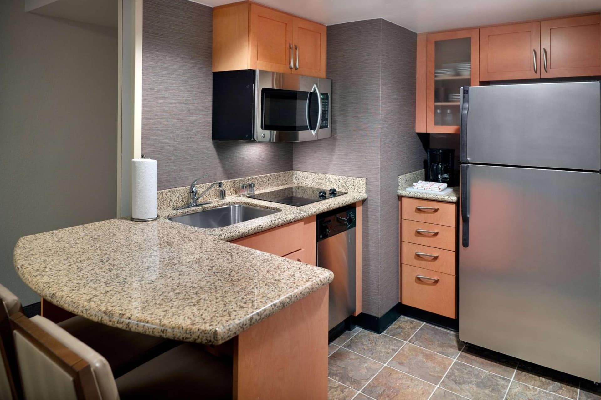 Sonesta ES Suites Atlanta Alpharetta Windward gallery photo in Alpharetta, GA — image 10