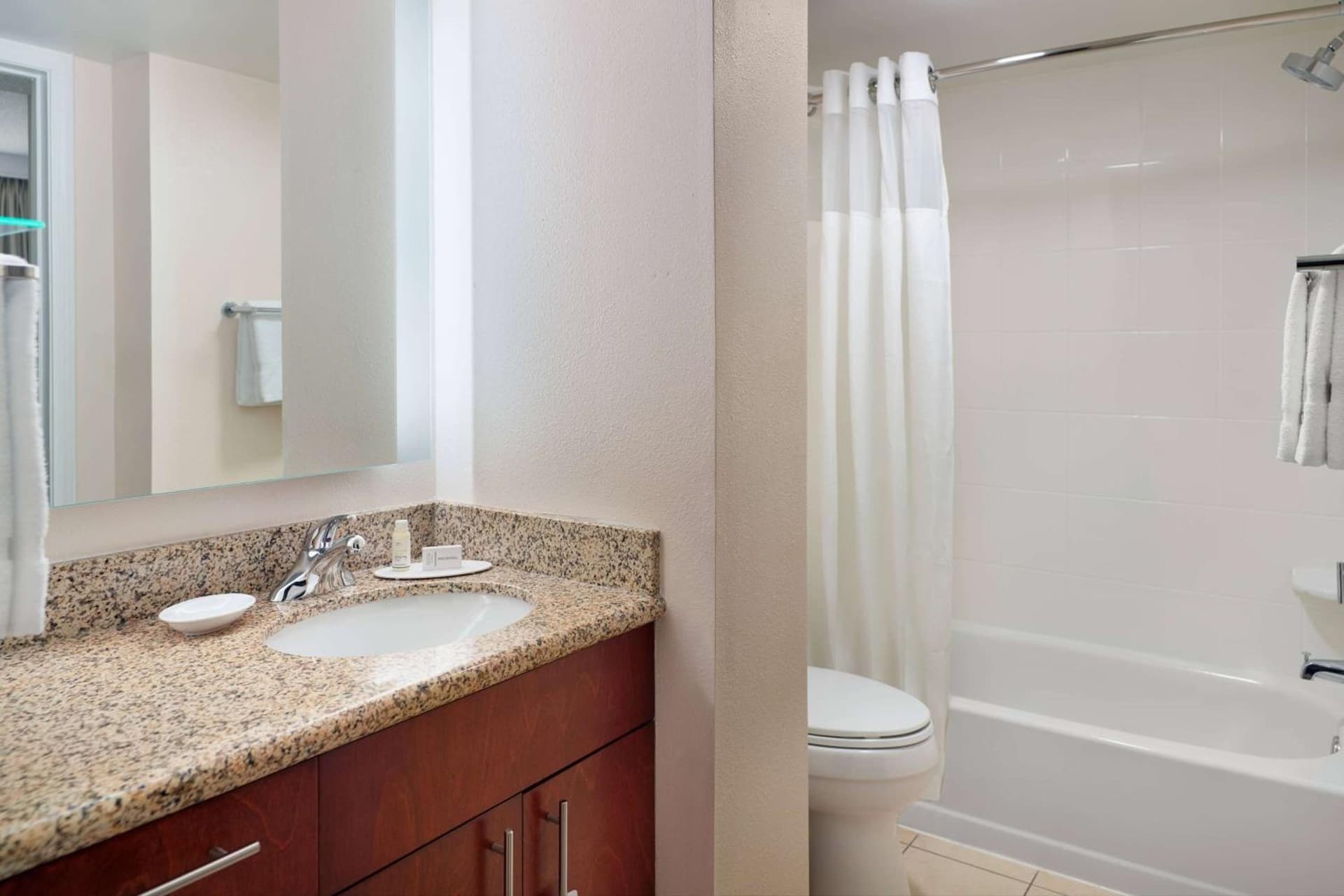 Sonesta ES Suites Atlanta Alpharetta Windward gallery photo in Alpharetta, GA — image 13