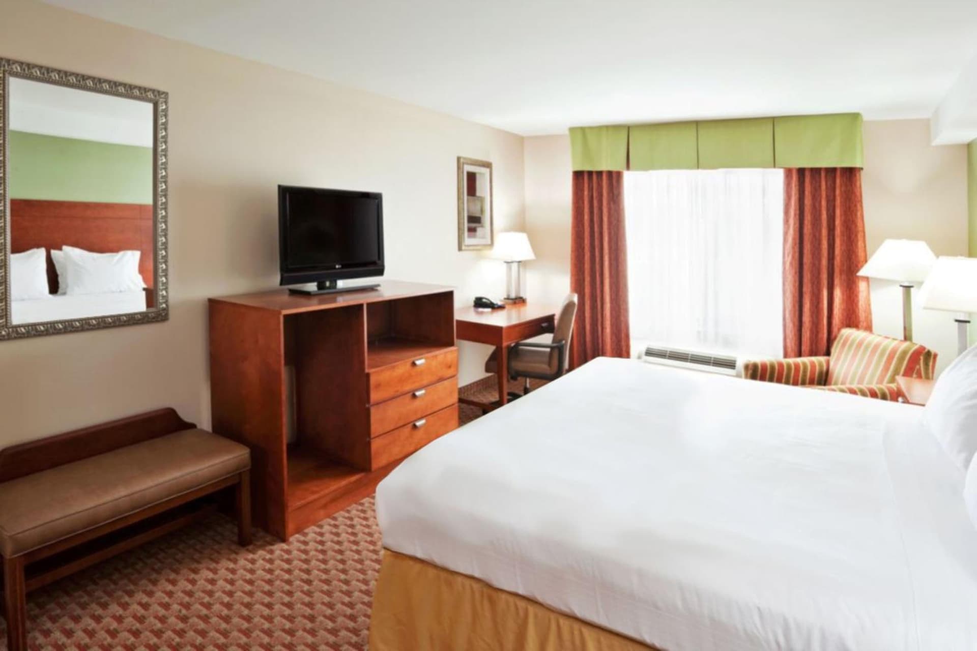 Holiday Inn Express & Suites Niagara Falls by IHG gallery photo in Niagara Falls, NY — image 12
