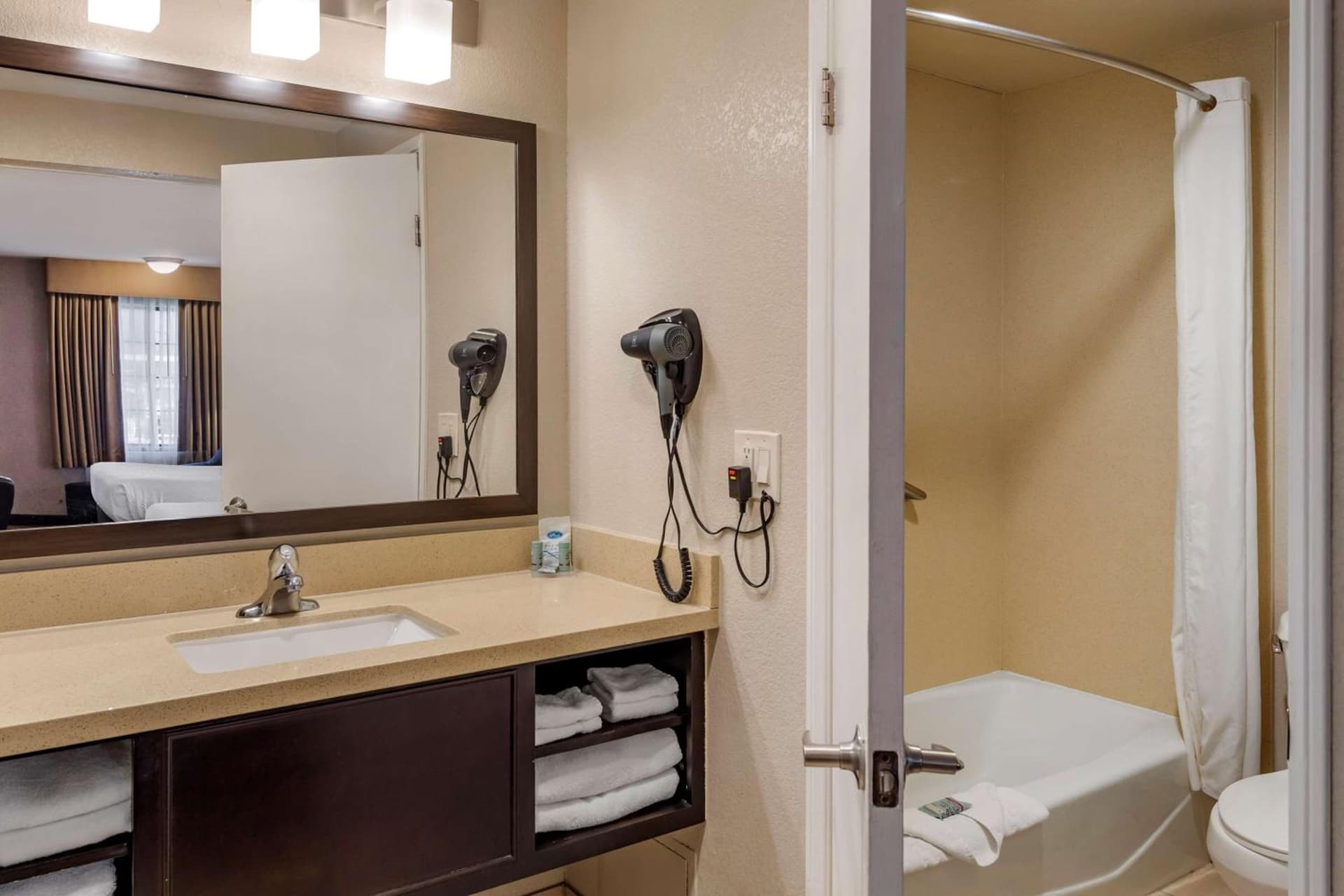 Best Western Country Inn Temecula gallery photo in Temecula, CA — image 18