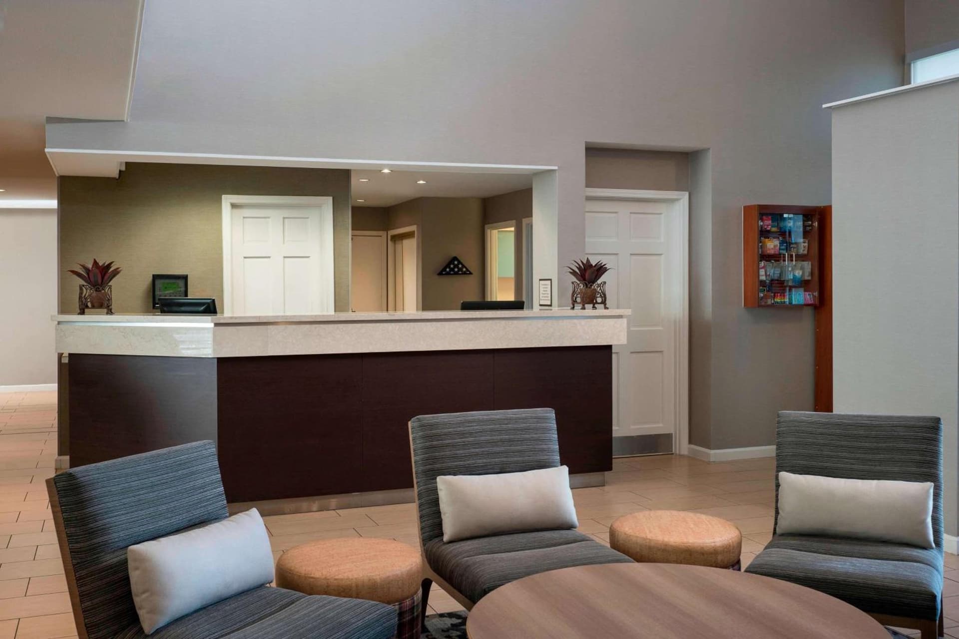 Sonesta ES Suites Scottsdale Paradise Valley interior in Scottsdale, AZ — gallery photo 2