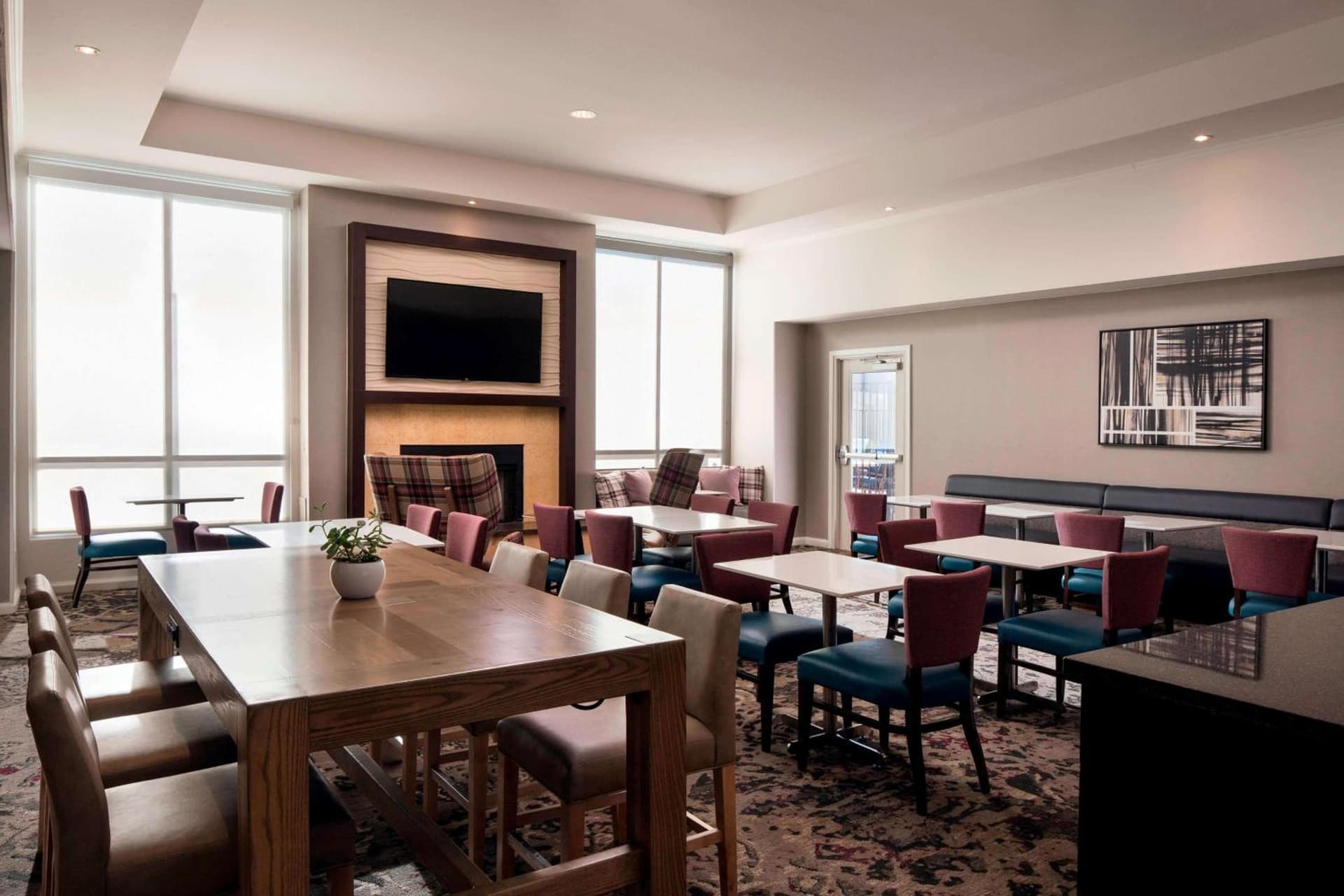 Sonesta ES Suites Scottsdale Paradise Valley property views in Scottsdale, AZ — gallery photo 3