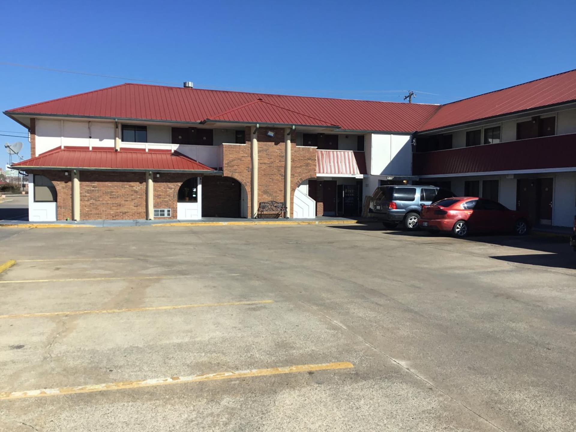 Executive Inn featured exterior or lobby in Muskogee, OK — similar hotel