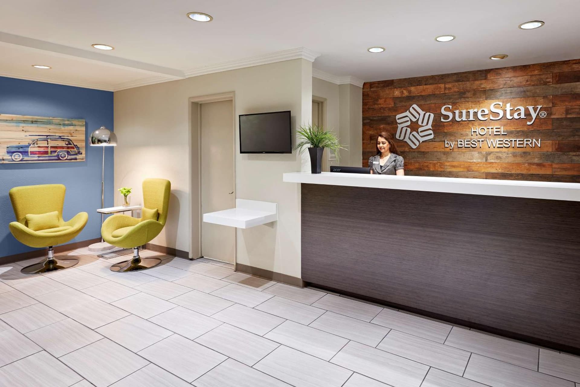SureStay Hotel by Best Western San Diego Pacific Beach interior in San Diego, CA — gallery photo 2