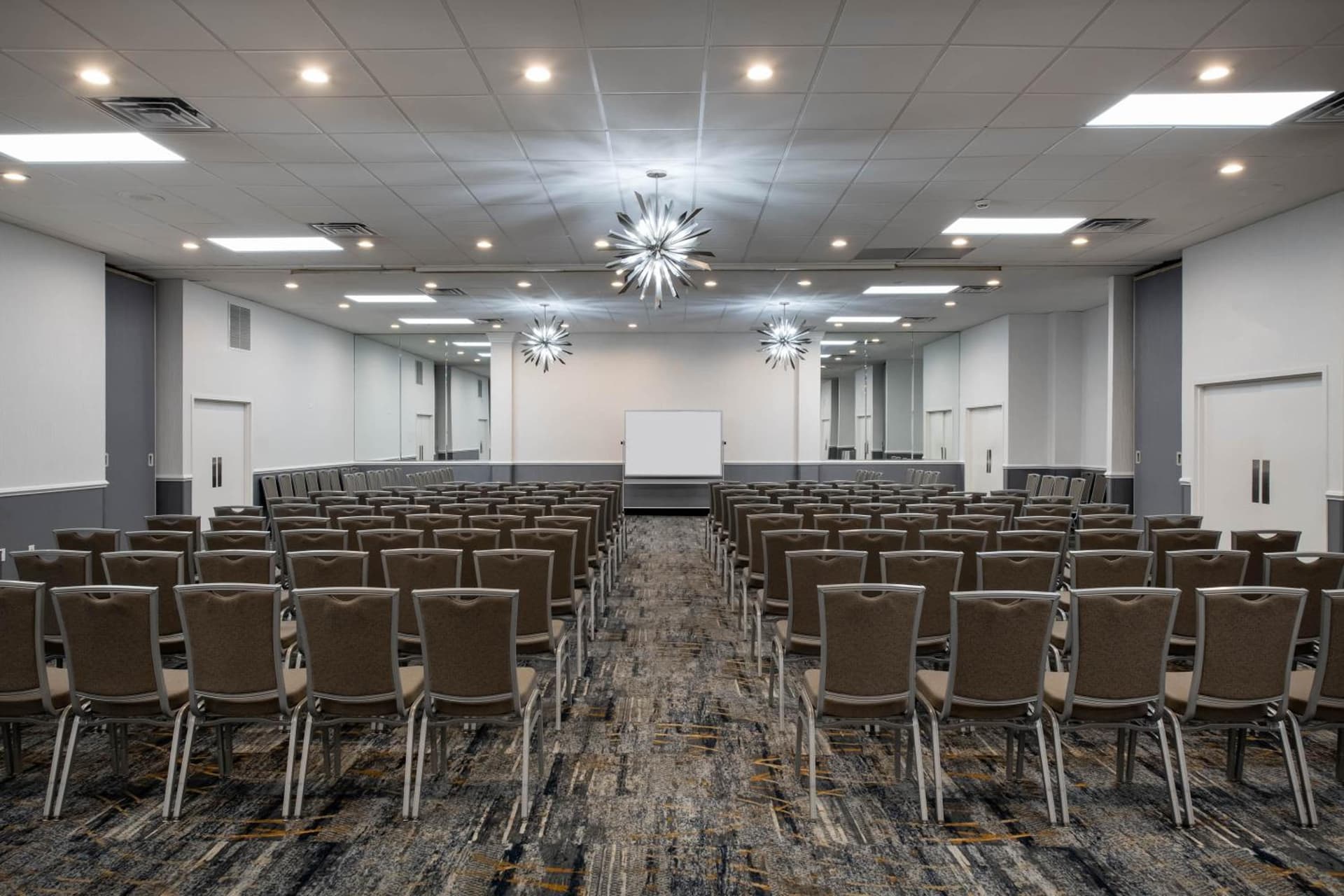 Baymont by Wyndham White Plains - Elmsford gallery photo in Elmsford, NY — image 32