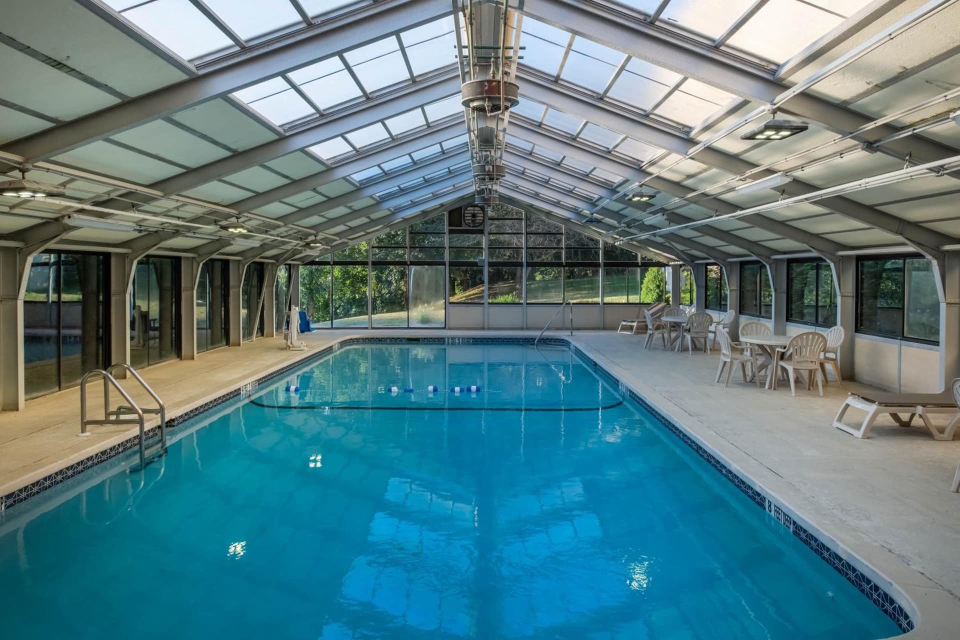 Baymont by Wyndham White Plains - Elmsford gallery photo in Elmsford, NY — image 12