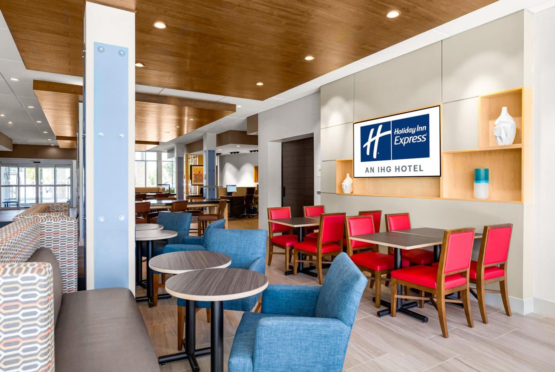 Holiday Inn Express & Suites Sanford - Lake Mary by IHG gallery photo in Sanford, FL — image 20