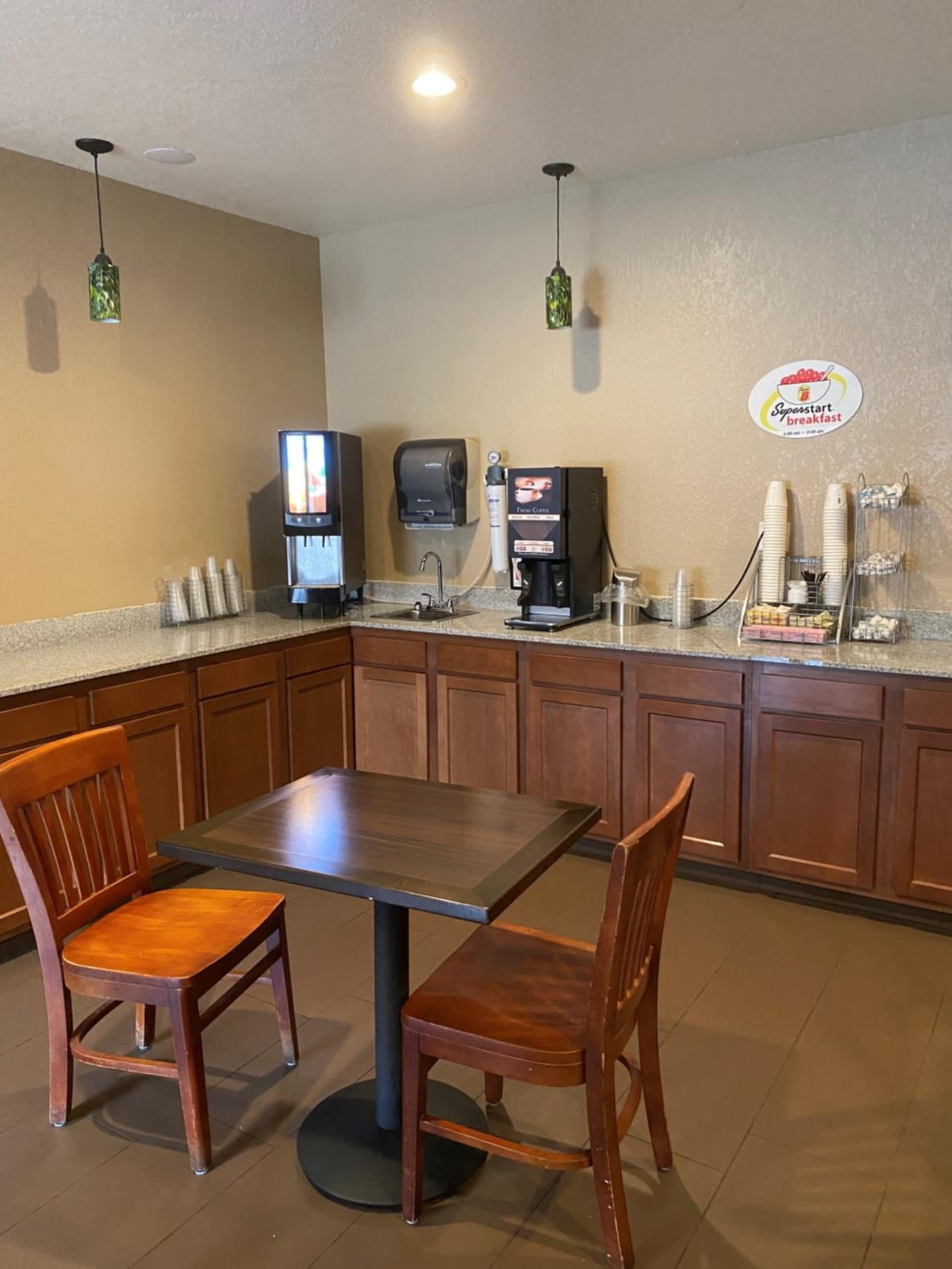 Super 8 by Wyndham Altoona interior in Altoona, IA — gallery photo 2