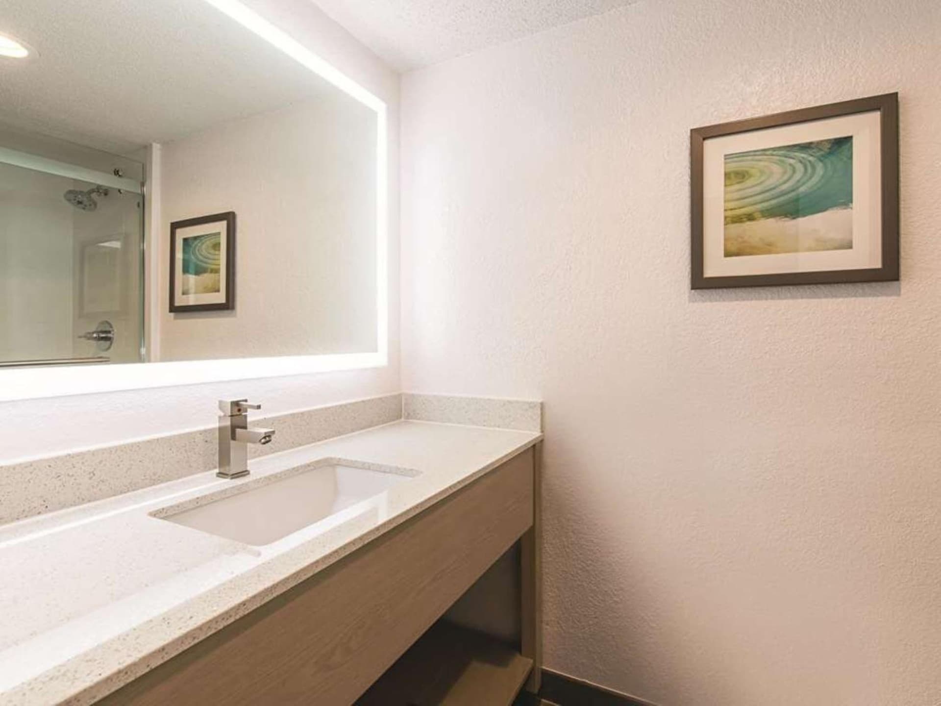 Baymont by Wyndham White Plains - Elmsford gallery photo in Elmsford, NY — image 21