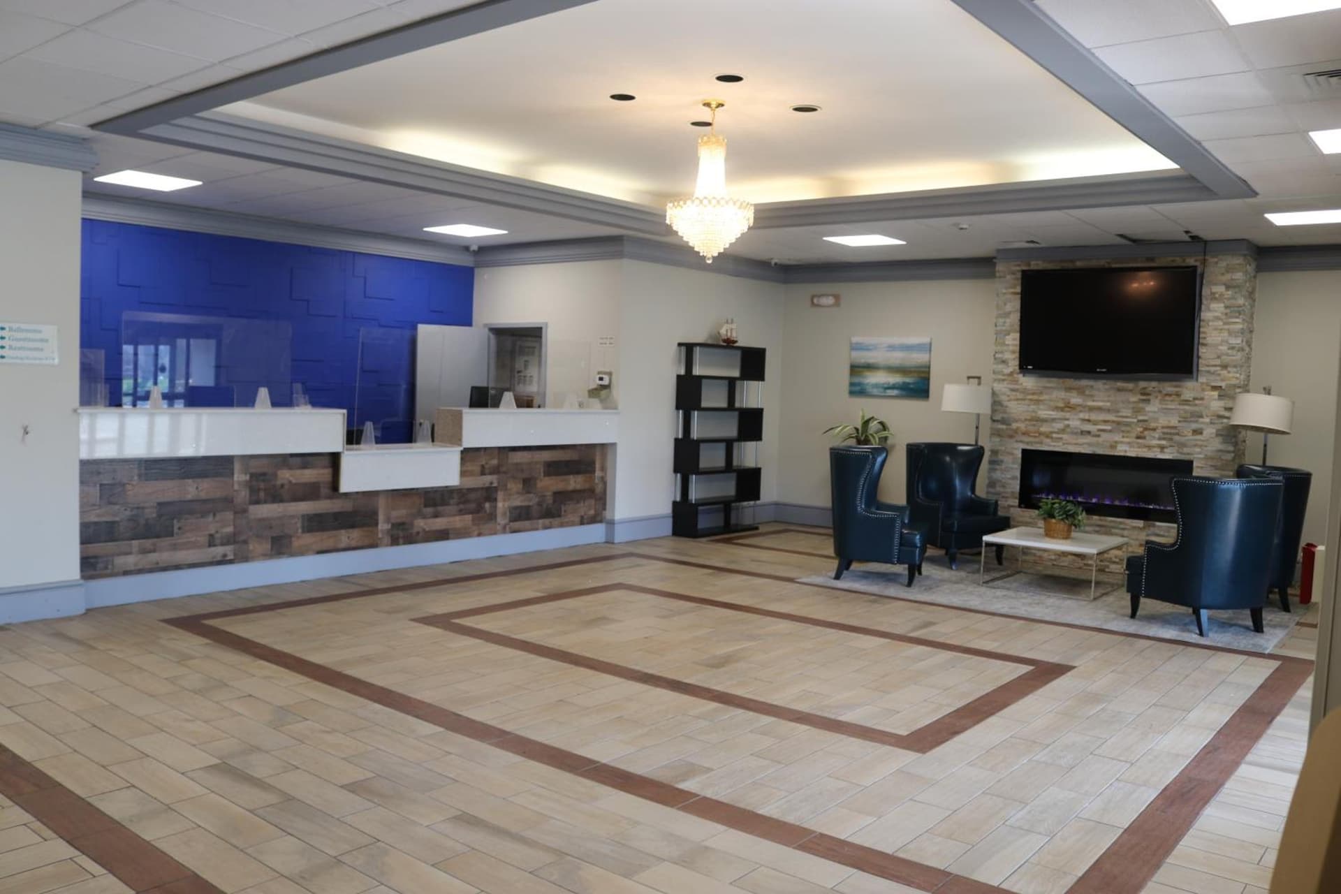 Bradley Inn interior in Windsor Locks — gallery photo 2
