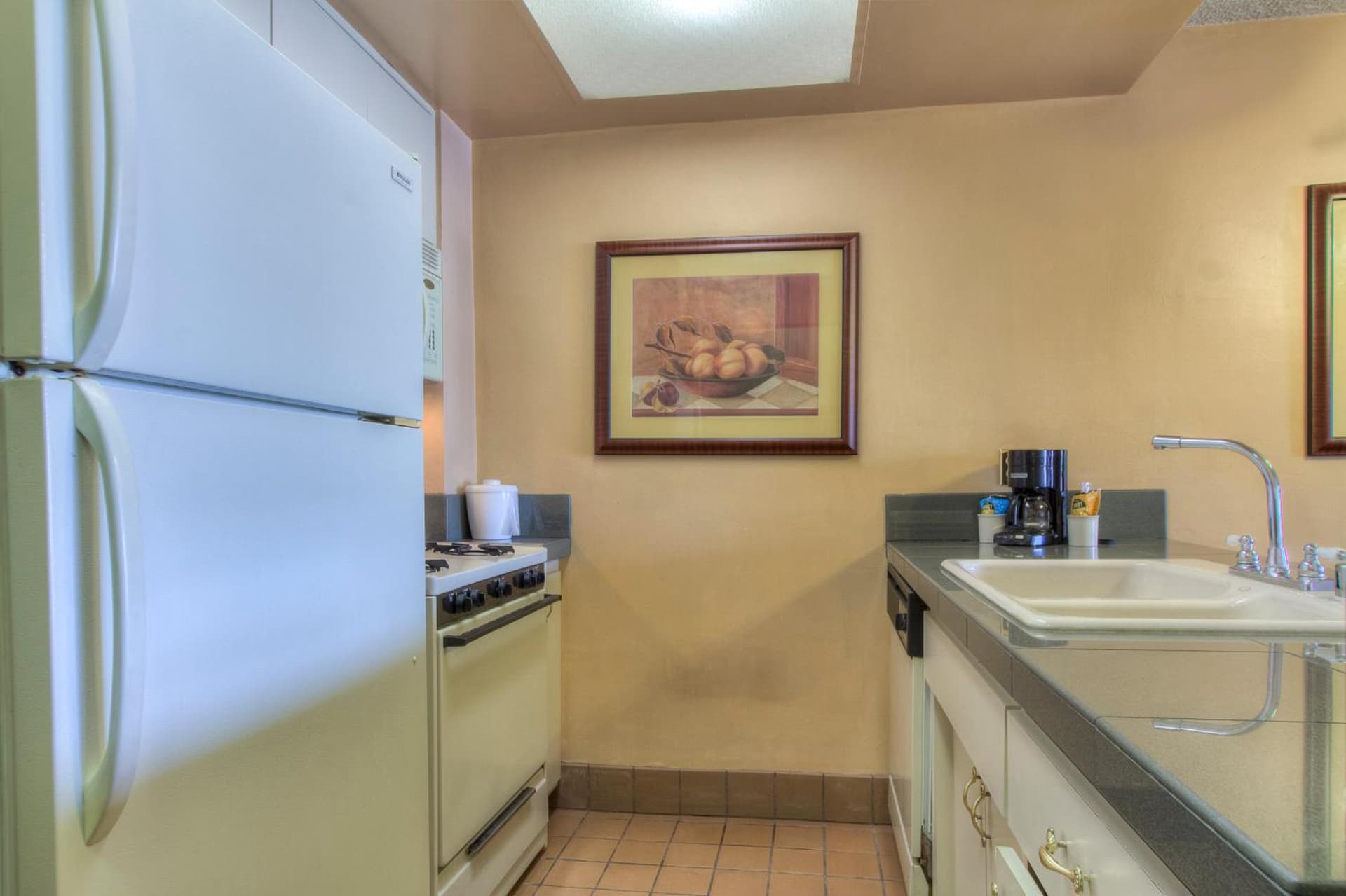 Oceanside Marina Suites gallery photo in Oceanside, CA — image 4