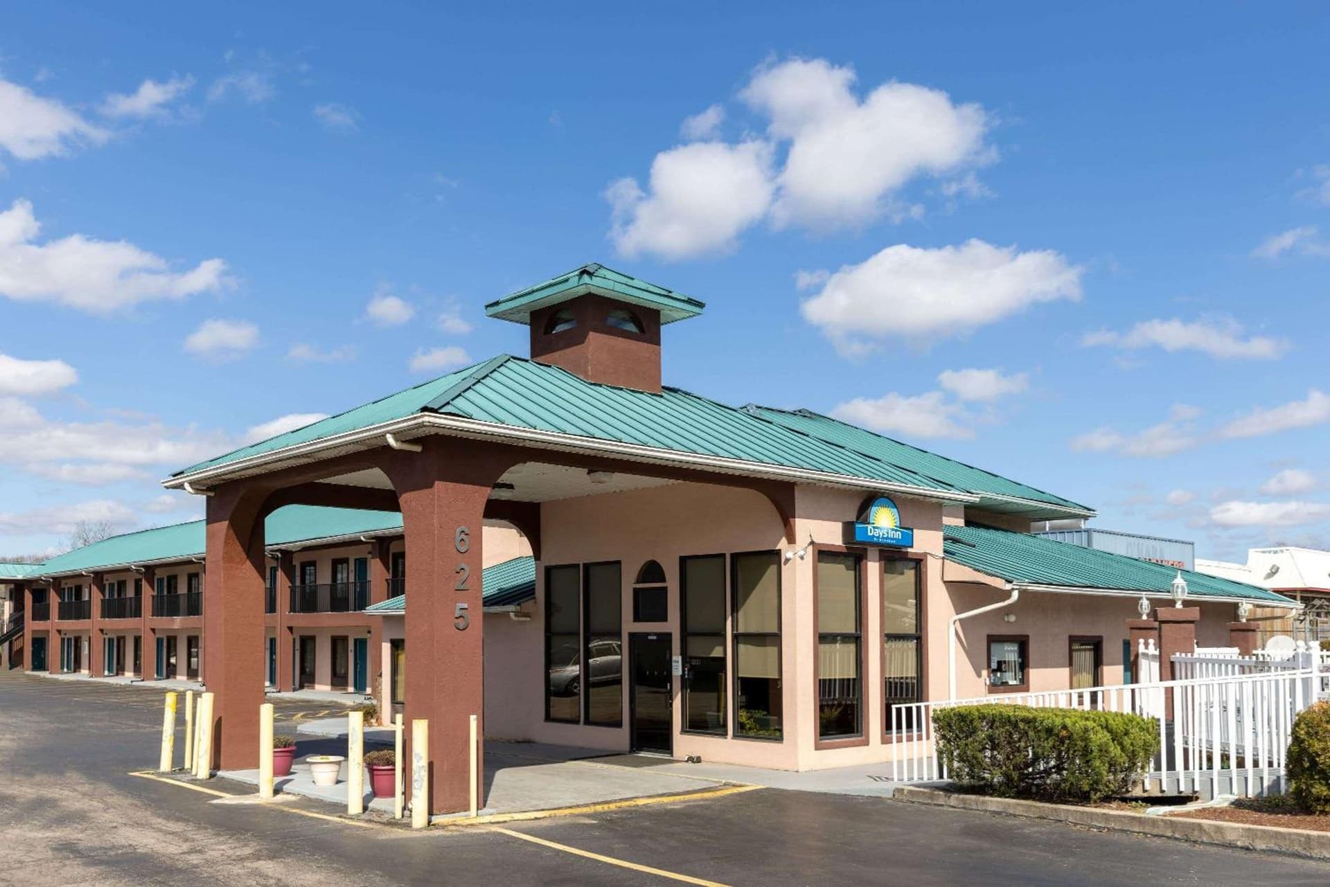Days Inn by Wyndham Jackson property views in Jackson, GA — gallery photo 3